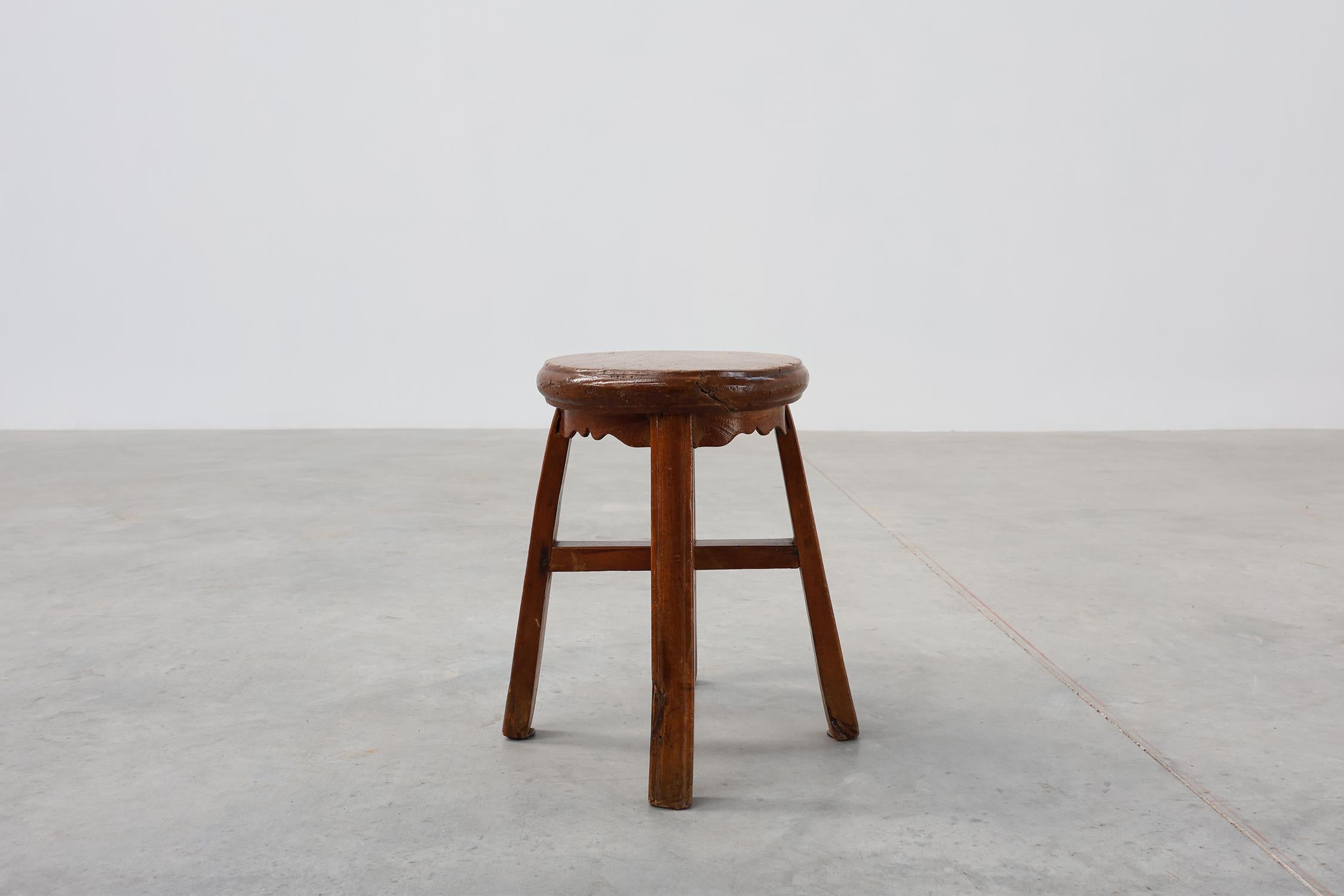 French Antique round stool in oak with nice patina, ca. 1850 In Good Condition For Sale In Meulebeke, BE