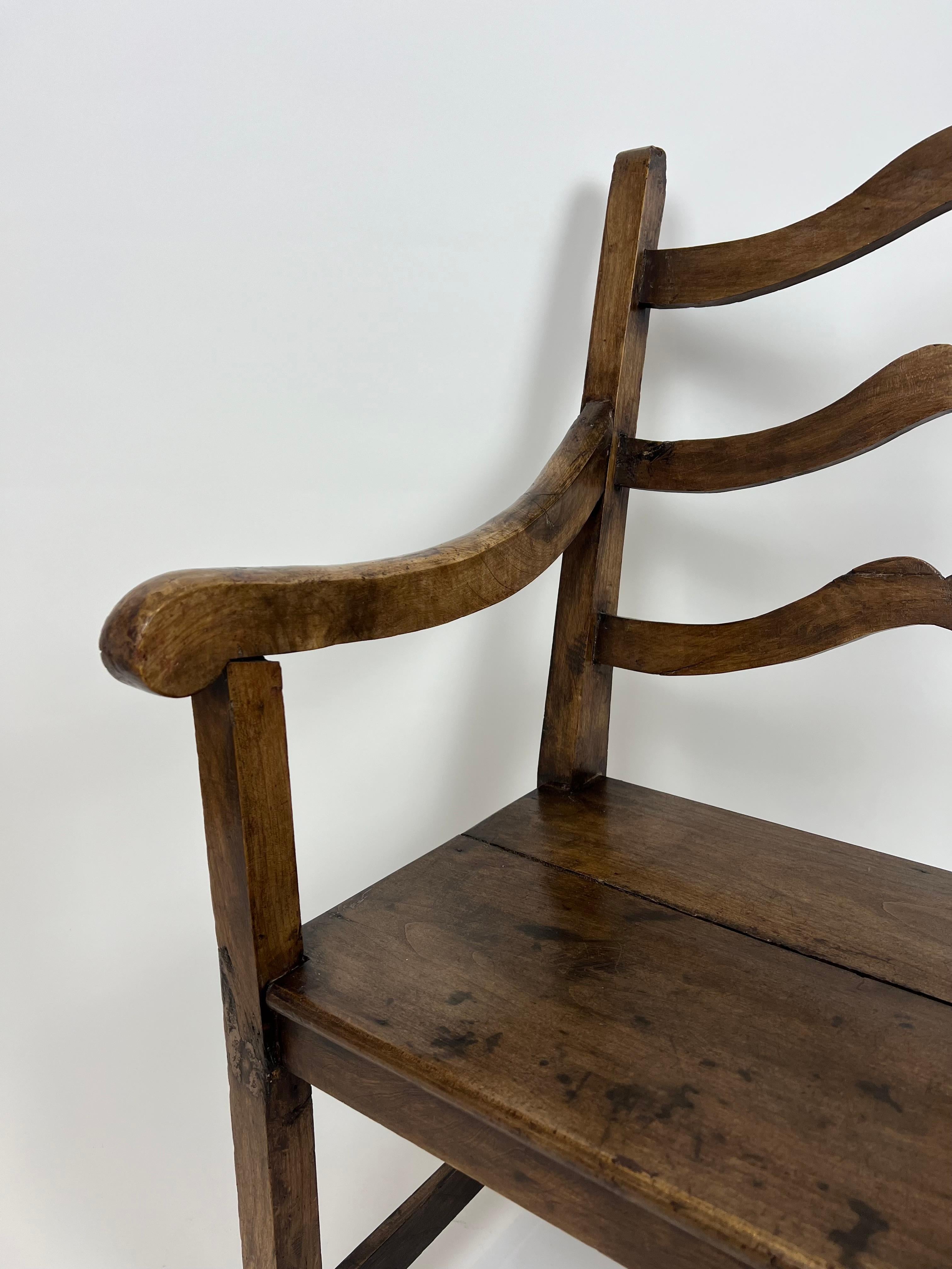 Sedia a braccio rustica francese del XVIII-XIX secolo in vendita 6