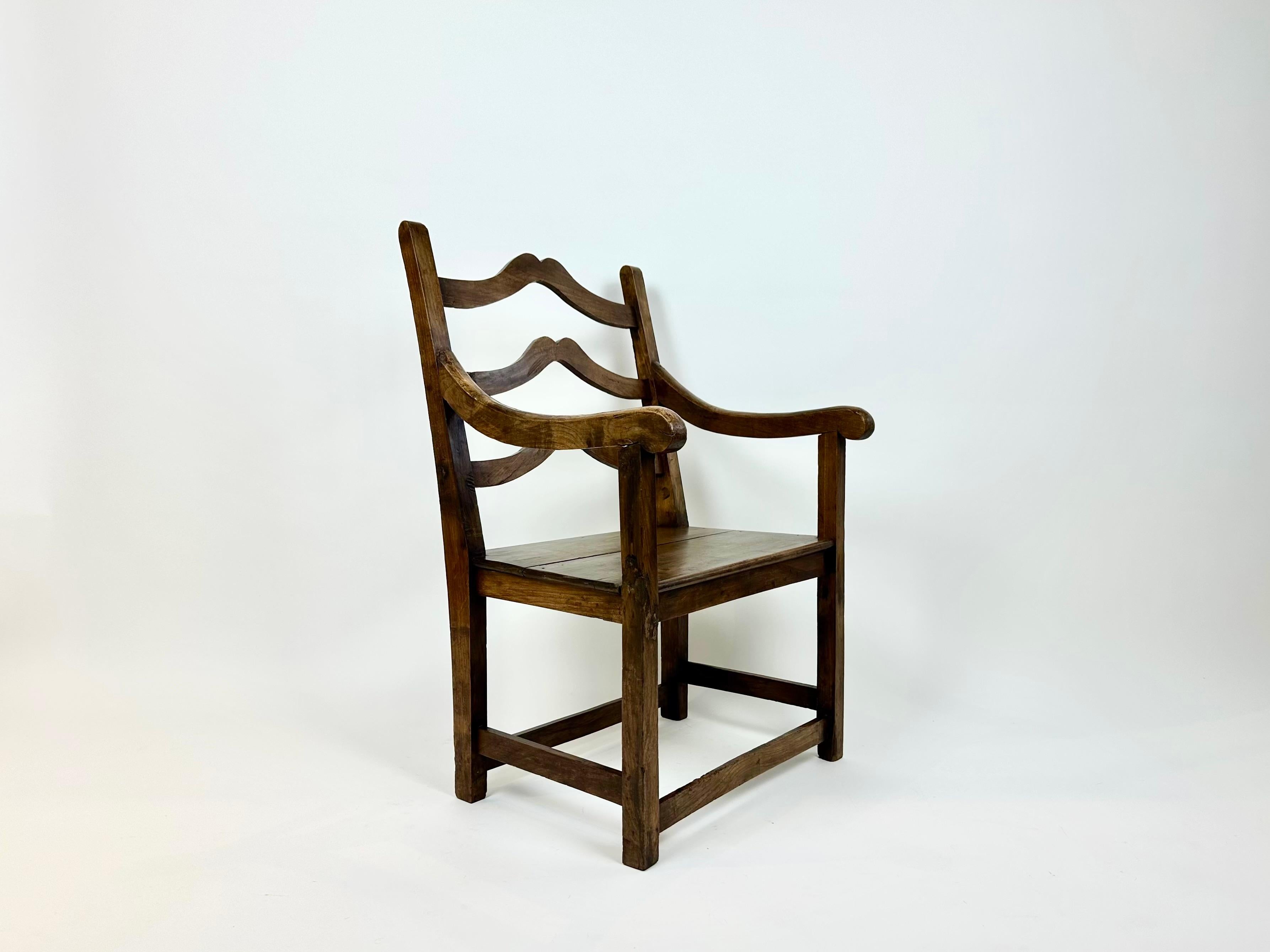 Rustico Sedia a braccio rustica francese del XVIII-XIX secolo in vendita