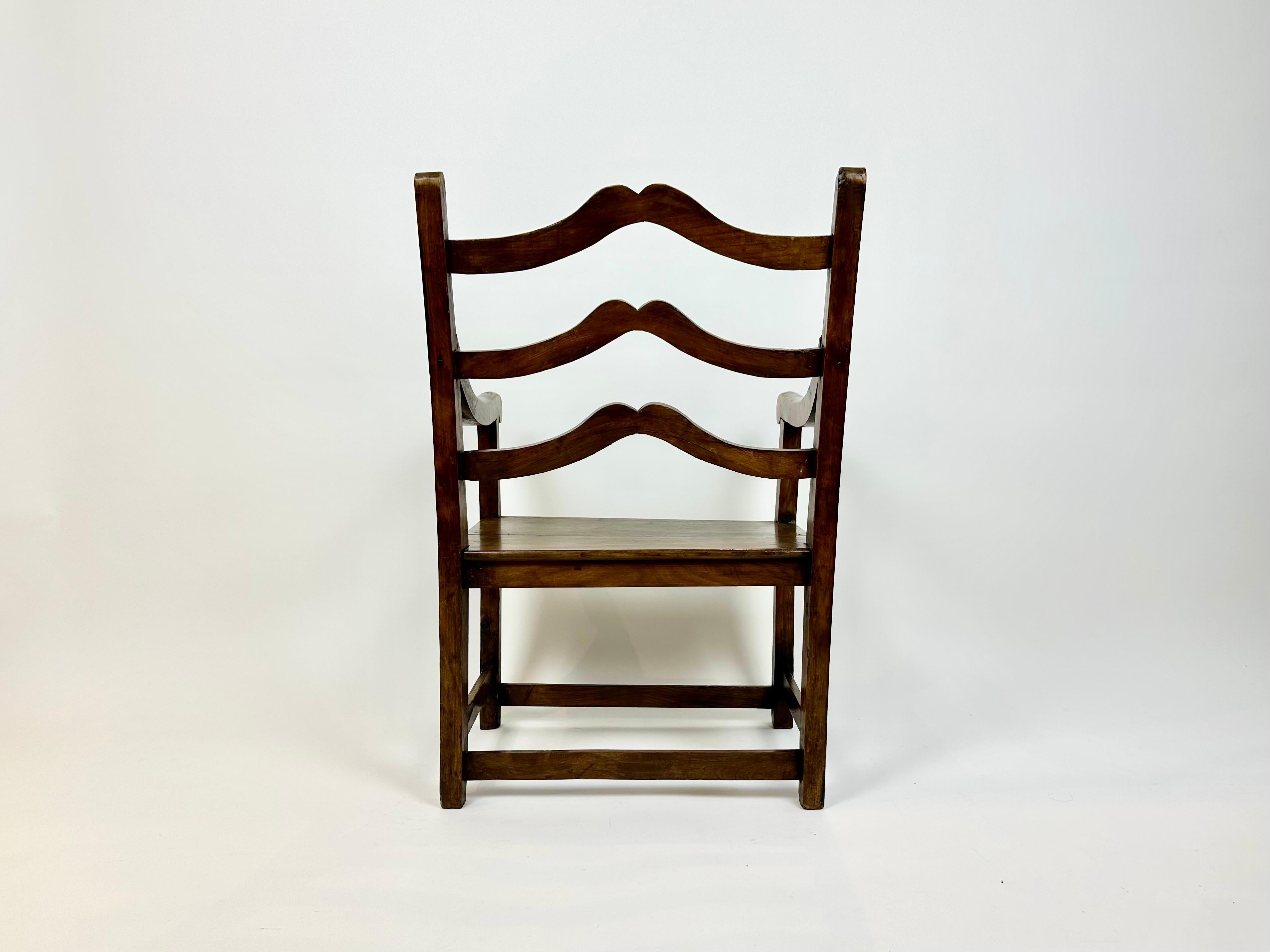 XVIII secolo Sedia a braccio rustica francese del XVIII-XIX secolo in vendita