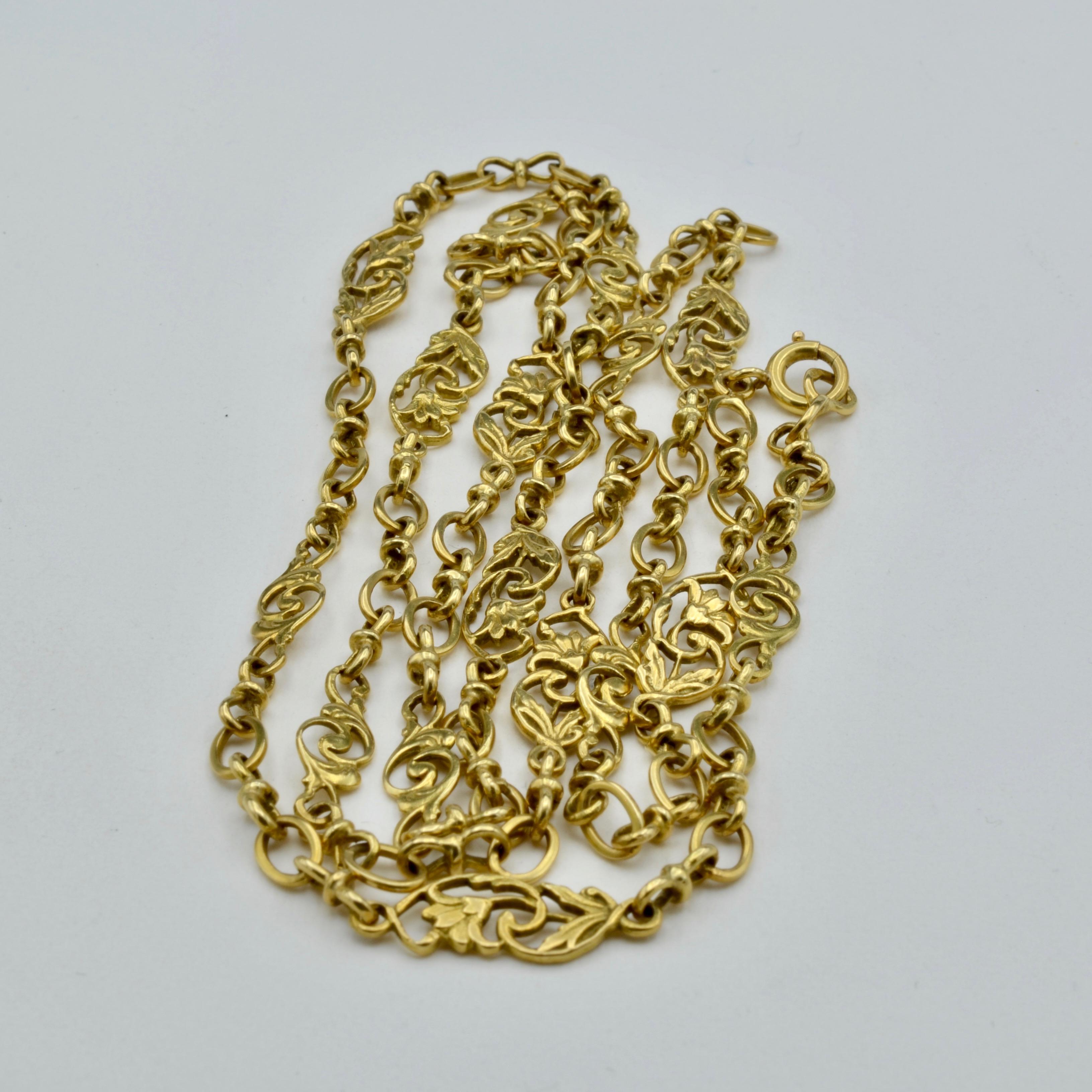 French Antique Sautoir Yellow Gold Chain Link Necklace with Lillies and Vines In Excellent Condition In Berkeley, CA
