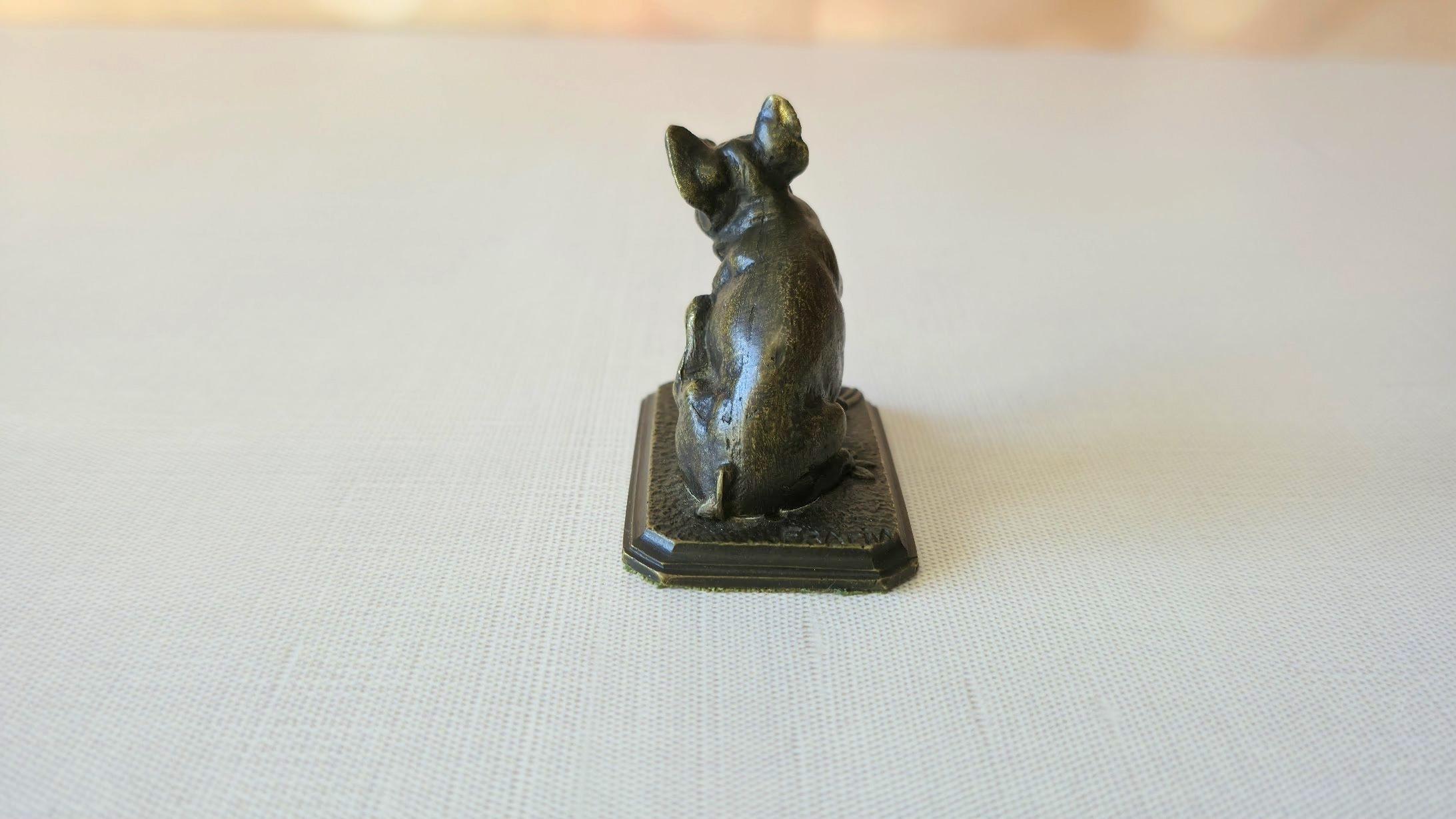 Figurine en bronze de cochon assis d'époque française par Christophe Fratin, 1830-1840 Excellent état - En vente à Chesterland, OH