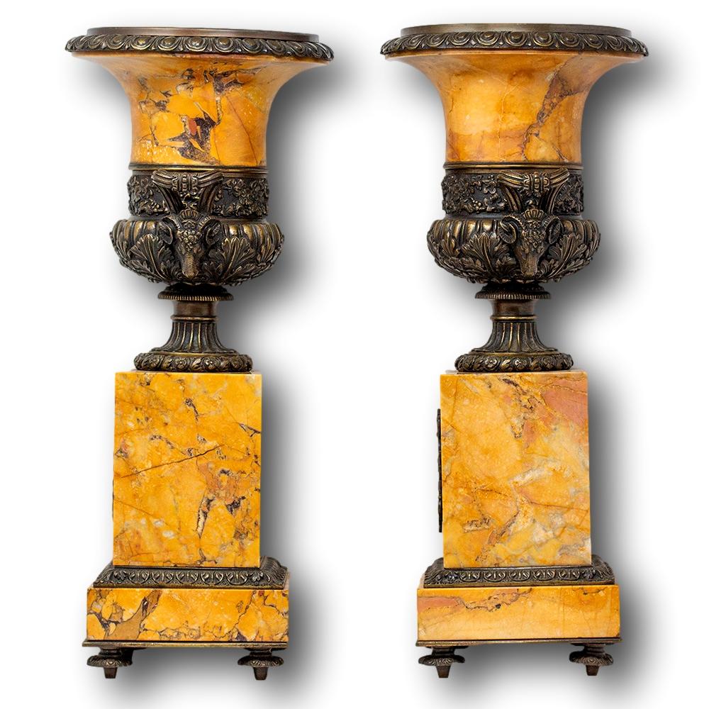 Urnas Tazza Francesas Antiguas de Siena de Mármol y Bronce Francés en venta