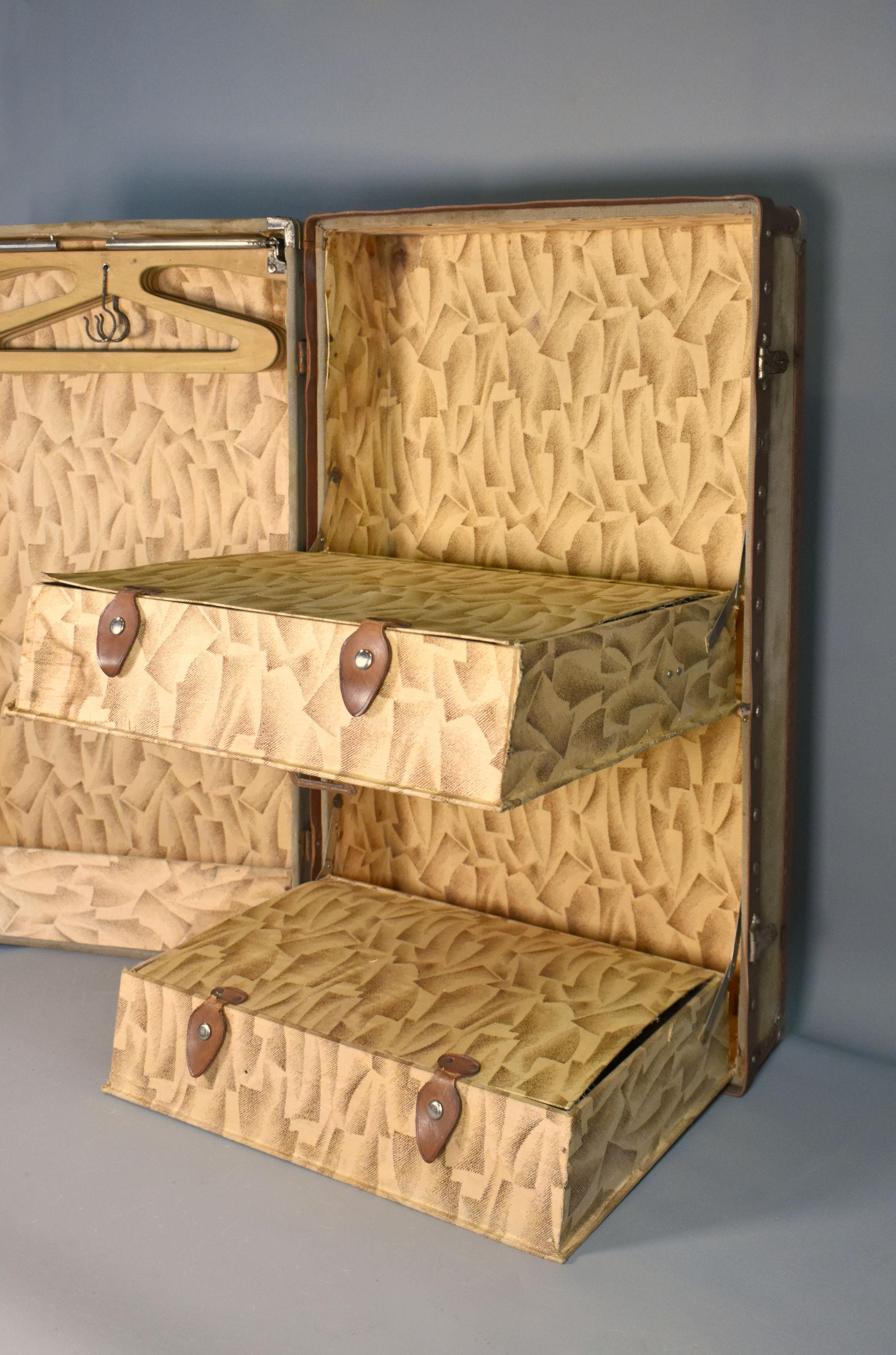 French Antique Steamer Trunk Suitcase For Sale 5