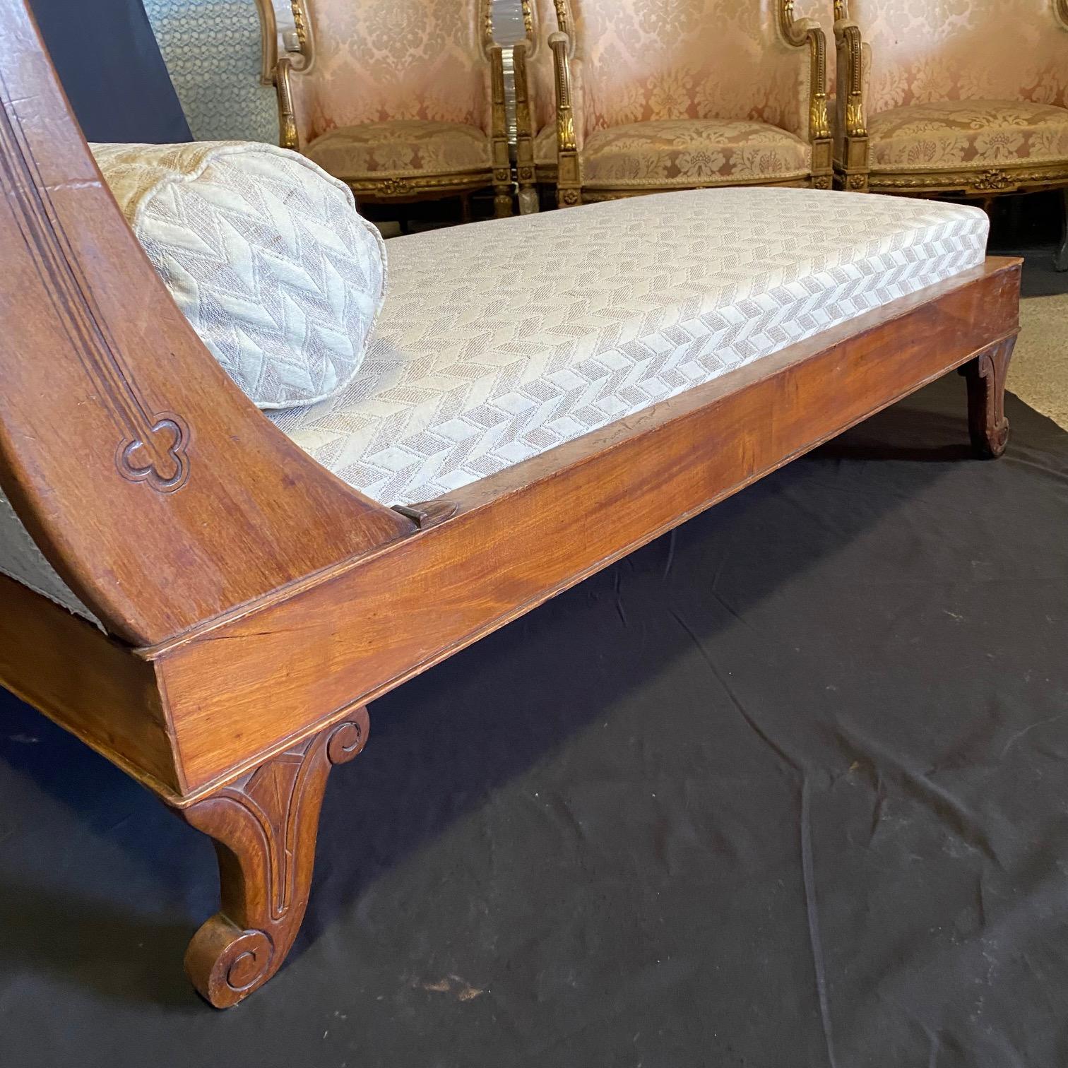 French Antique Swan Neck Recamier Chaise Lounge For Sale 1