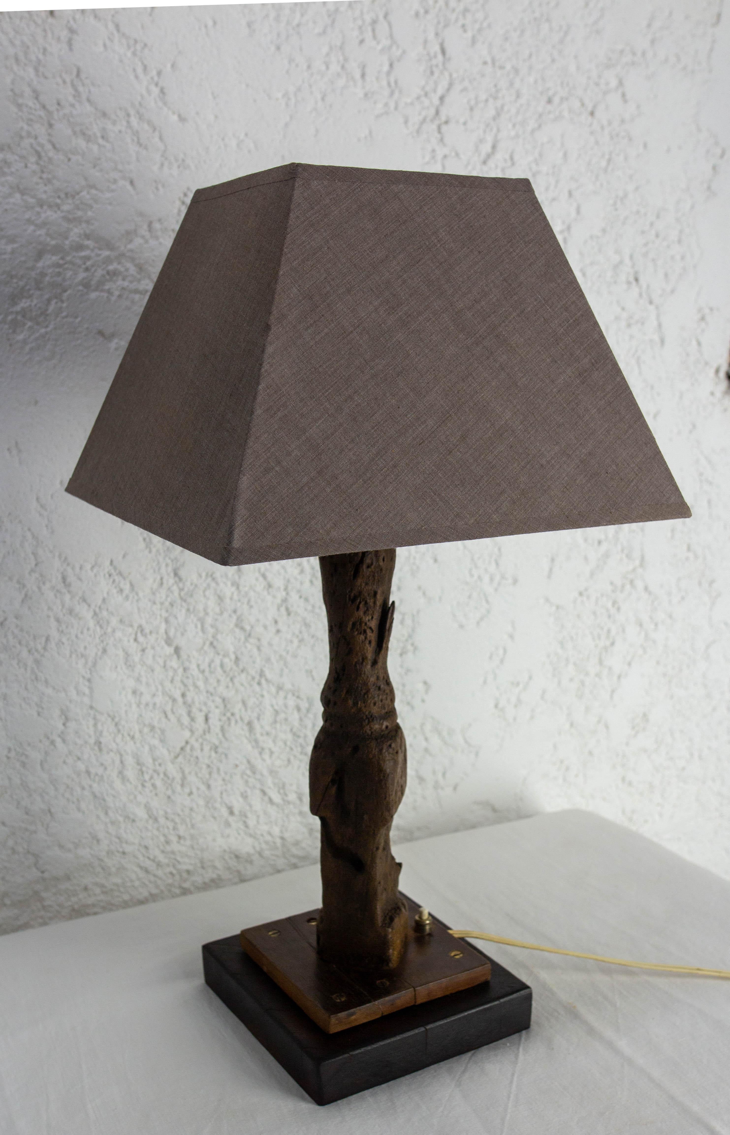 Français Lampe de table ancienne française fabriquée avec un gouvernail en Wood Wood, fin du 19e siècle en vente
