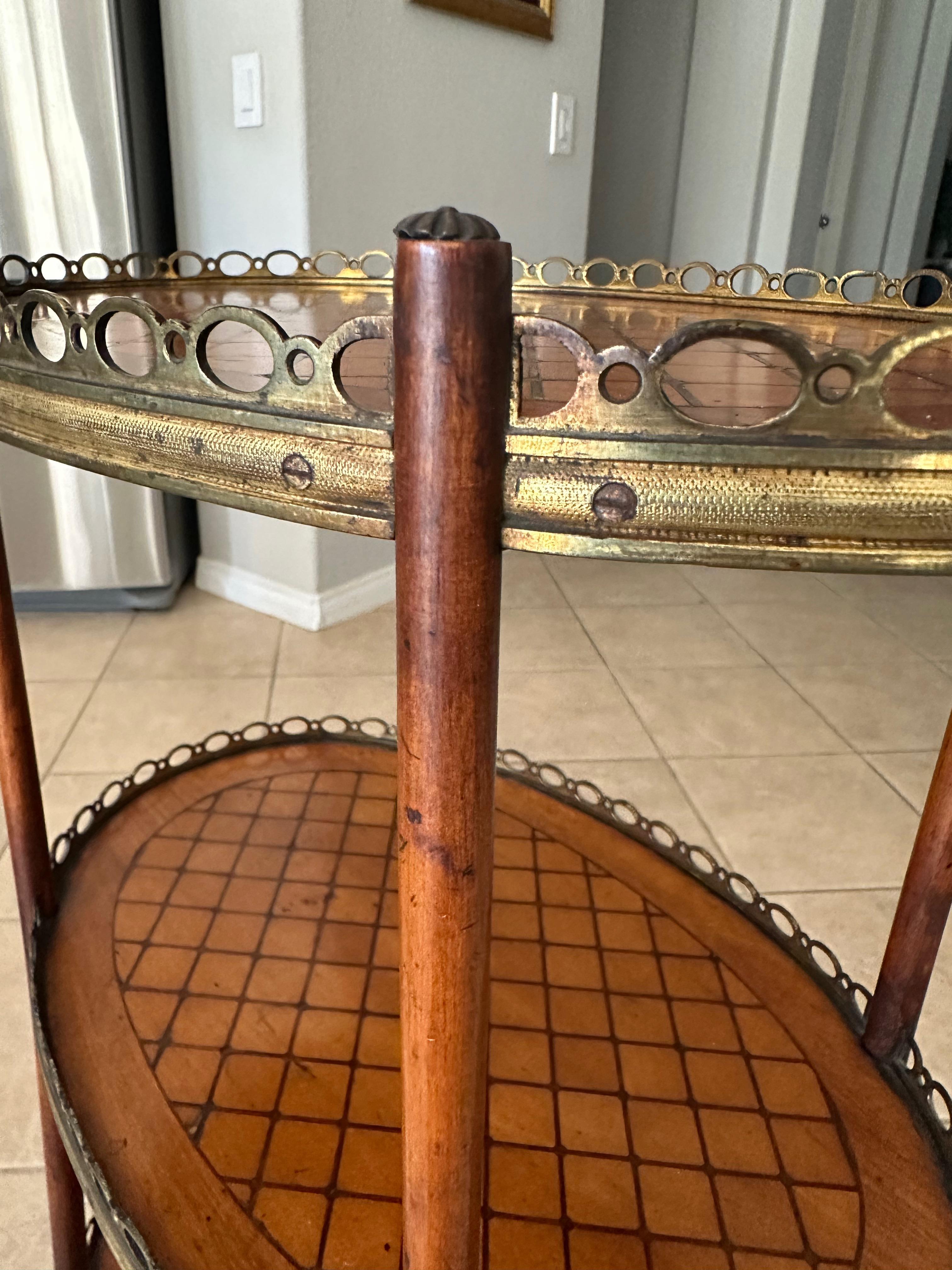 Estantería francesa antigua de parquet de tres pisos en venta 6