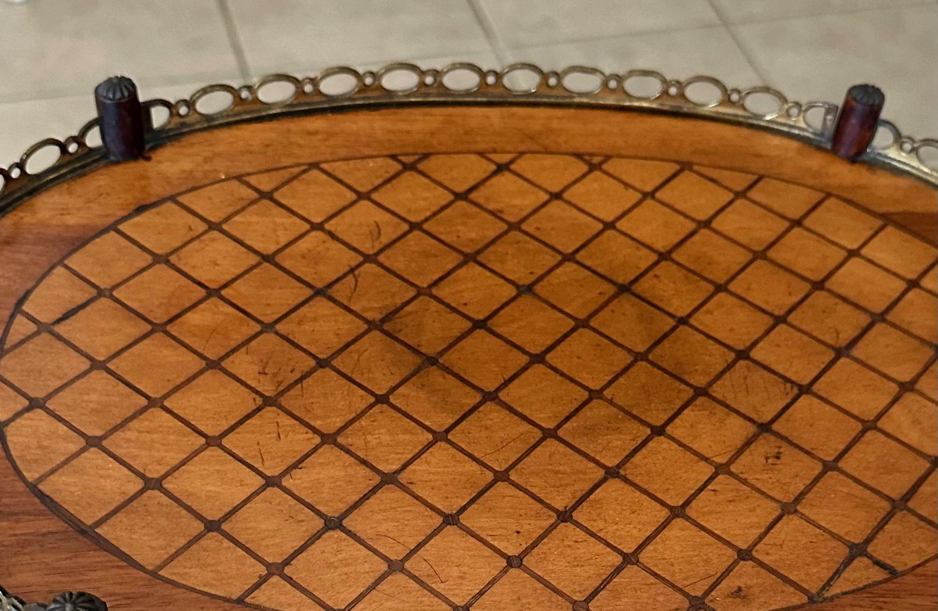 Estantería francesa antigua de parquet de tres pisos en venta 11