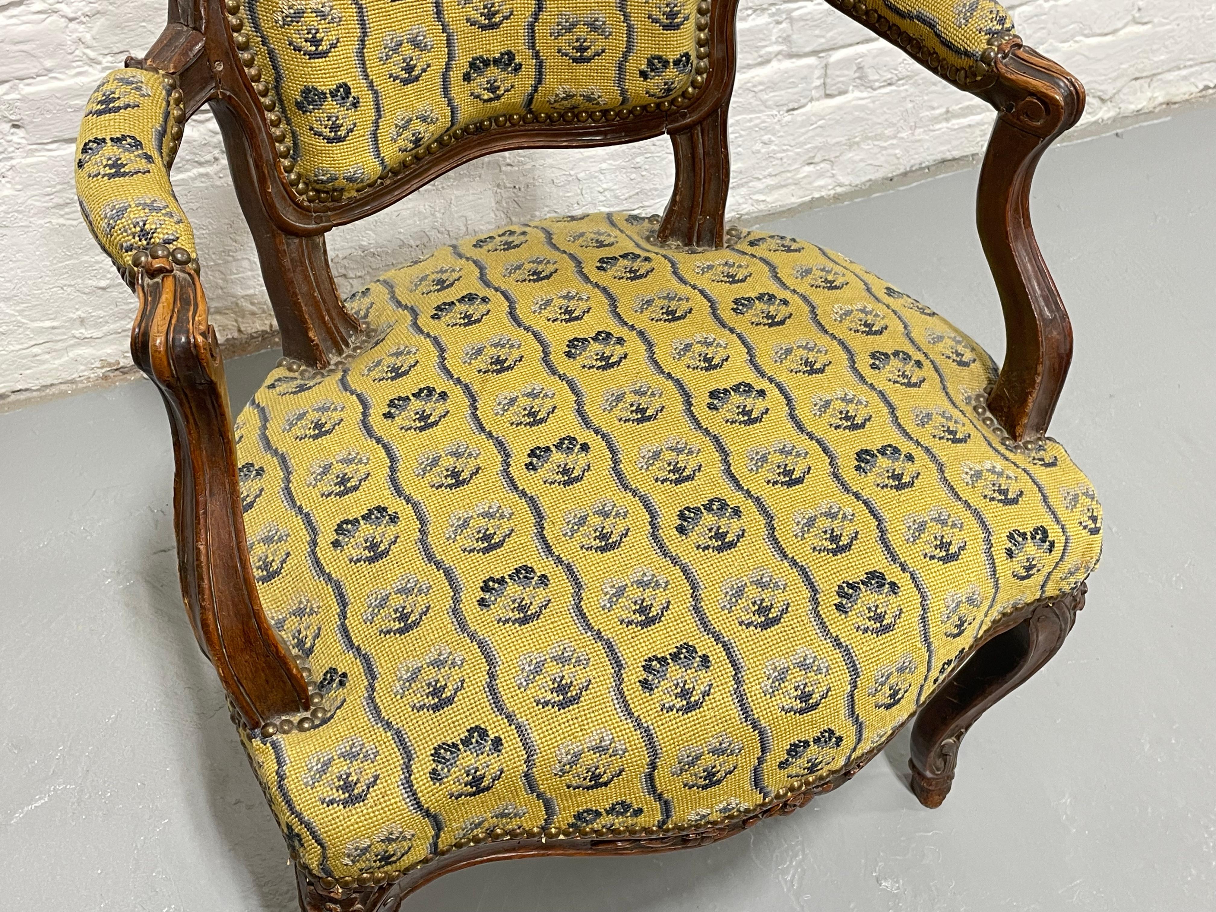 French Antique Walnut Louis XV Armchair, c. 1770 For Sale 6