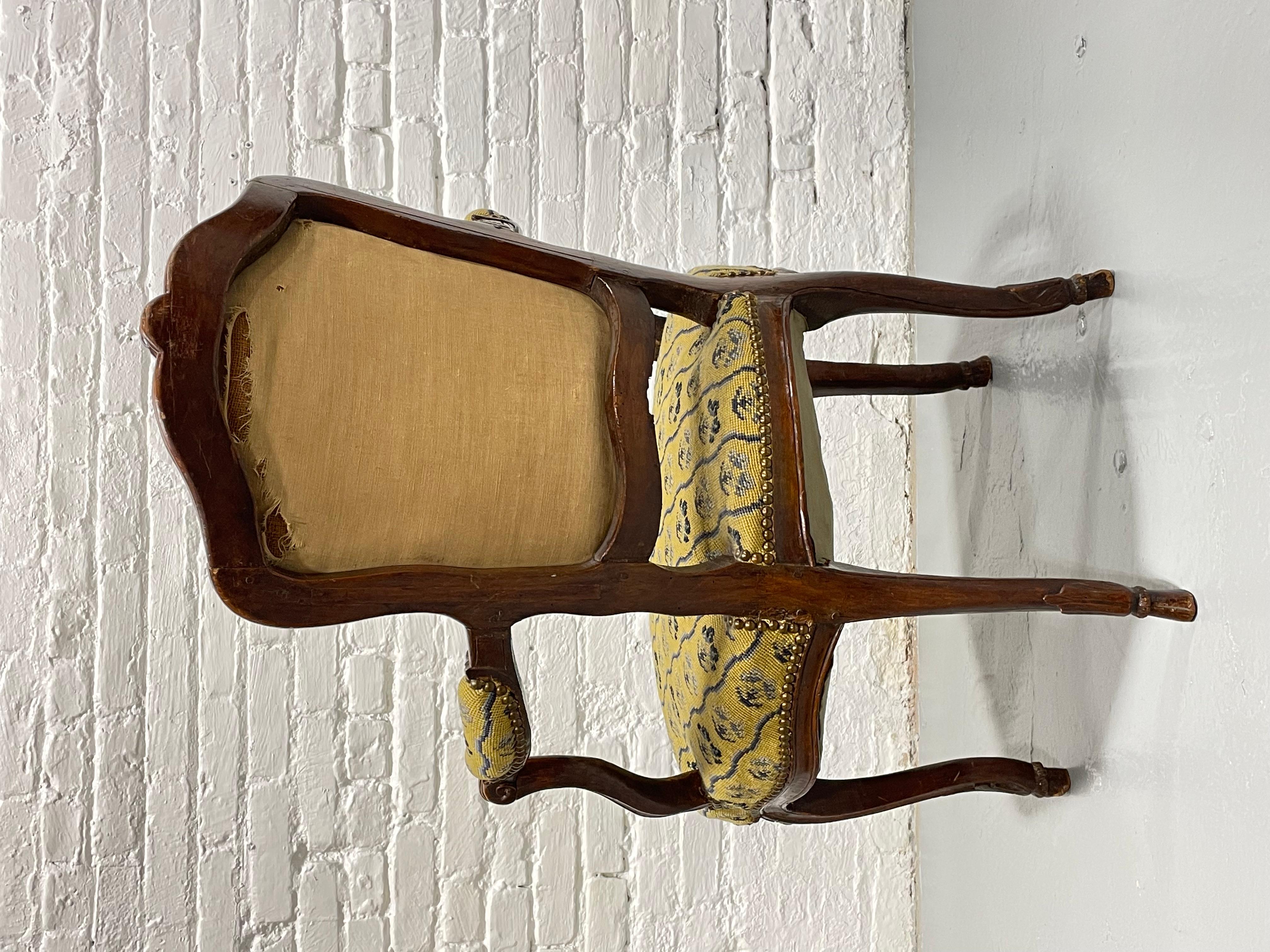 French Antique Walnut Louis XV Armchair, c. 1770 For Sale 3