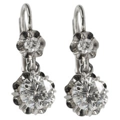 Pendientes antiguos franceses de oro blanco con diamantes de 0,89 ct.