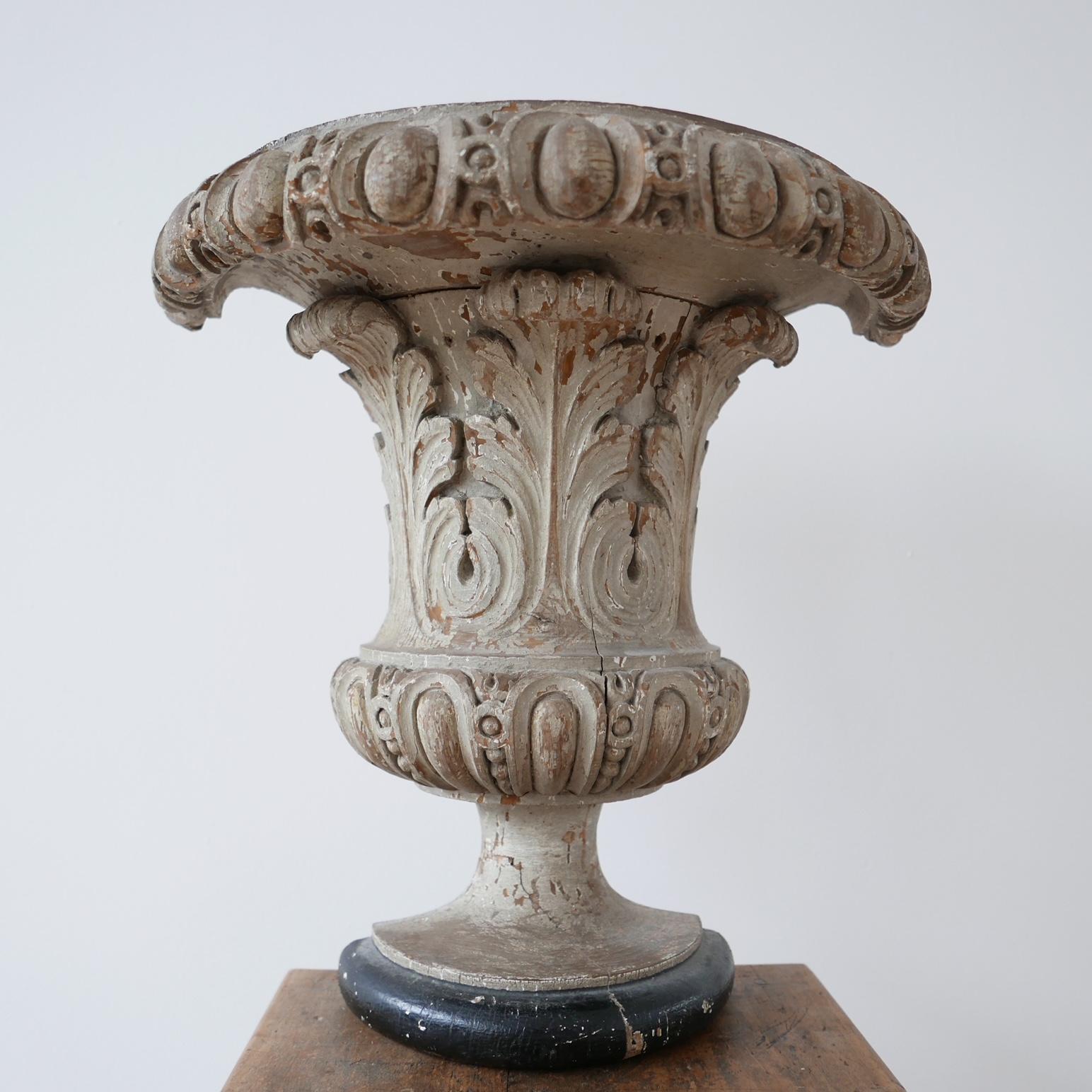 A decorative shelf or plinth in the form of a carved wooden urn.

France, c1930s.

Ideal as a wall hanging itself or to display a small curio or artwork.

Good vintage condition, scuffs and wear commensurate with age.

Location: London Gallery. 