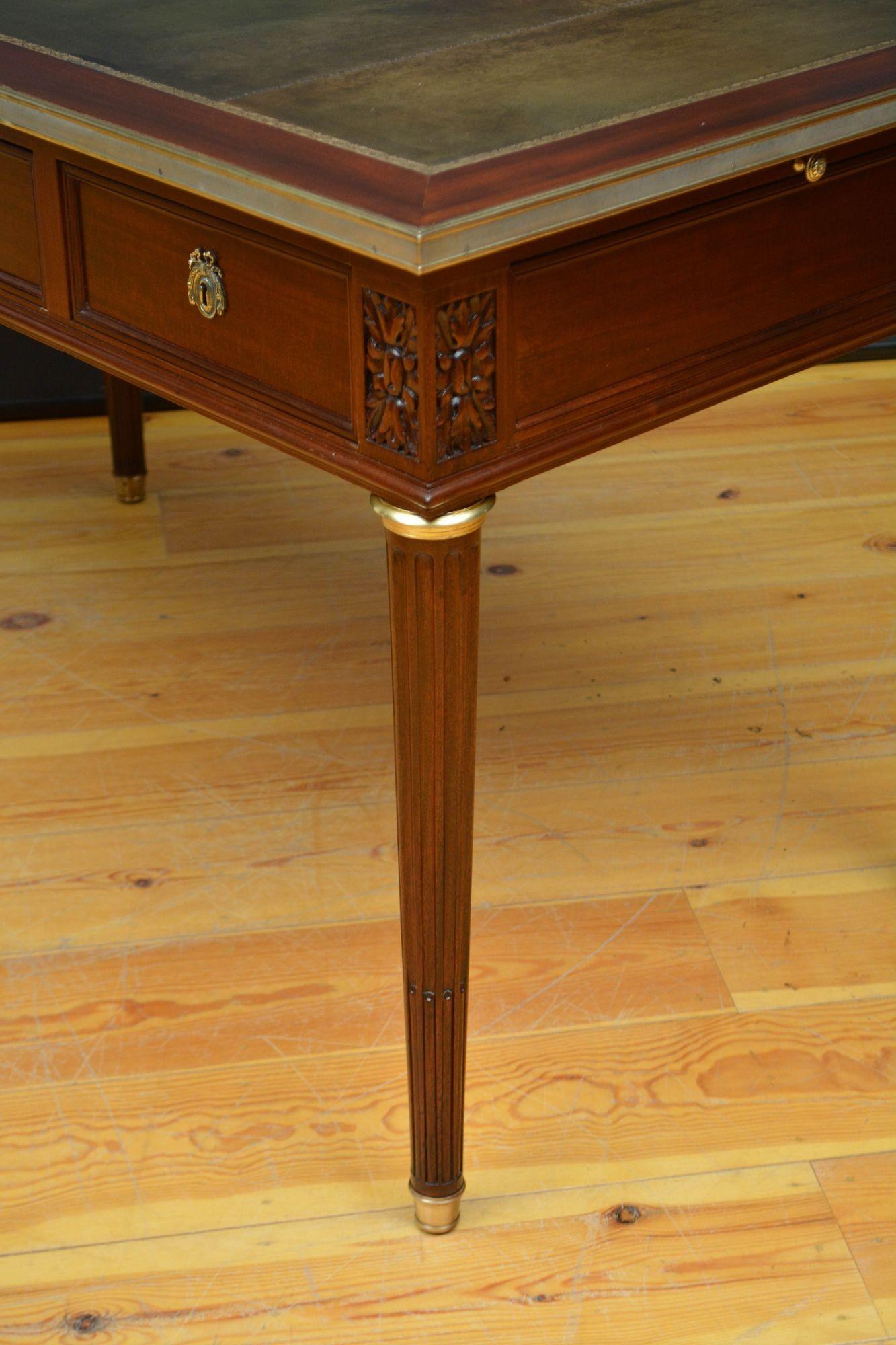 Antiker französischer Schreibtisch / Schreibtisch aus Mahagoni im Angebot 12