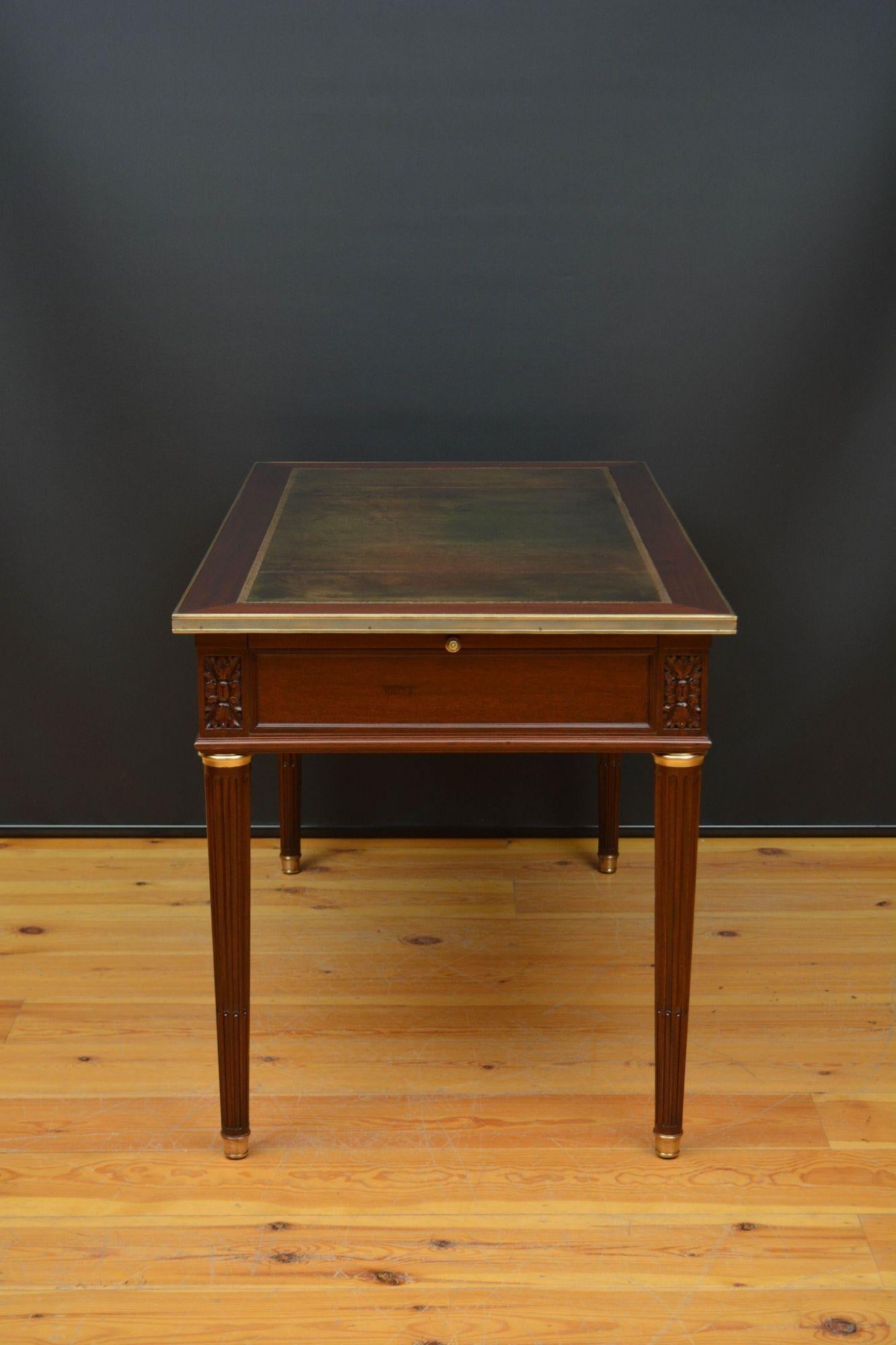 Antiker französischer Schreibtisch / Schreibtisch aus Mahagoni im Angebot 15