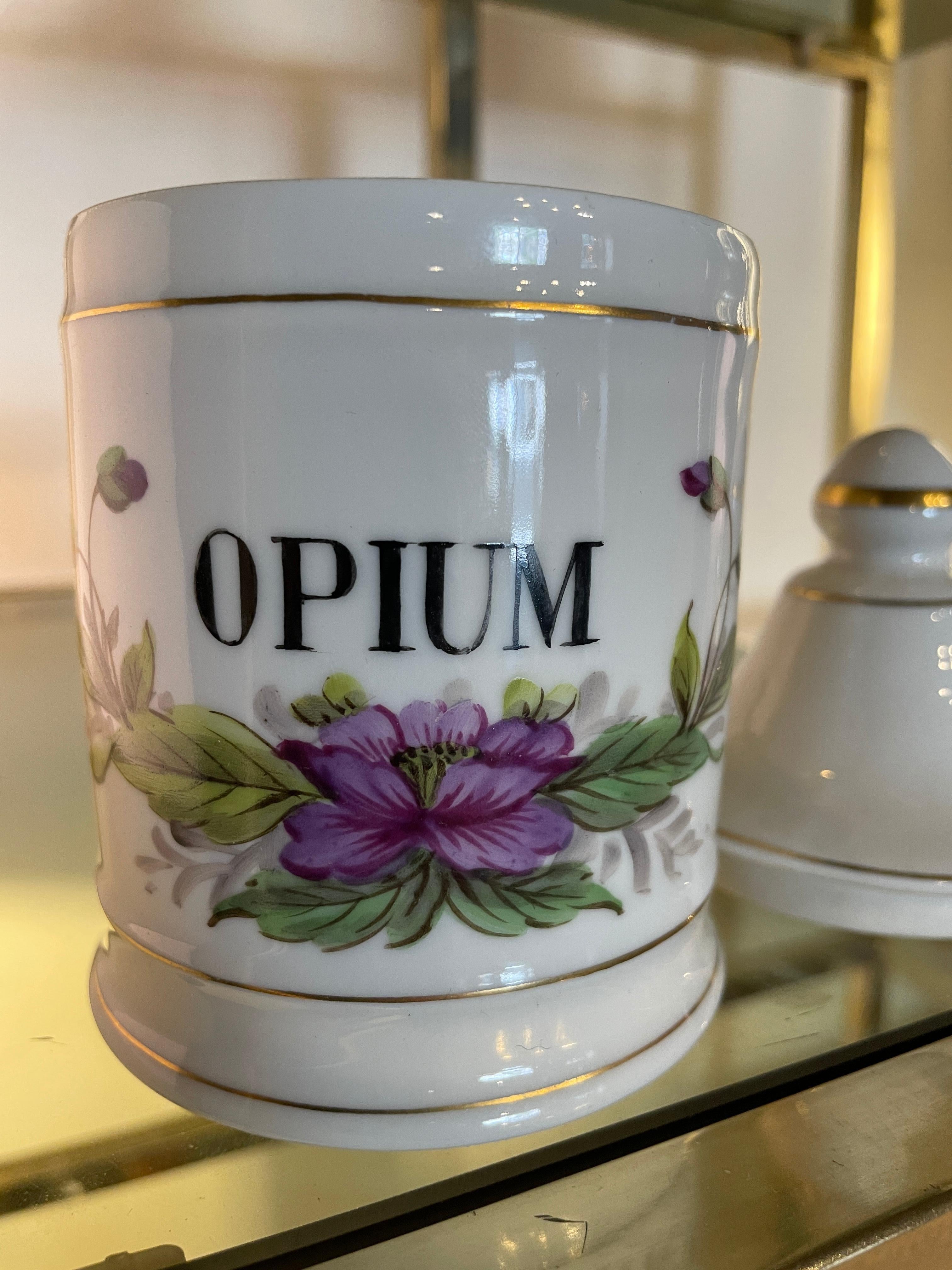 French Apothecary Jar Opium 19th Porcelain Limoges Drug Cocain Psychedelic In Excellent Condition In L'Isle sur la Sorgue, FR