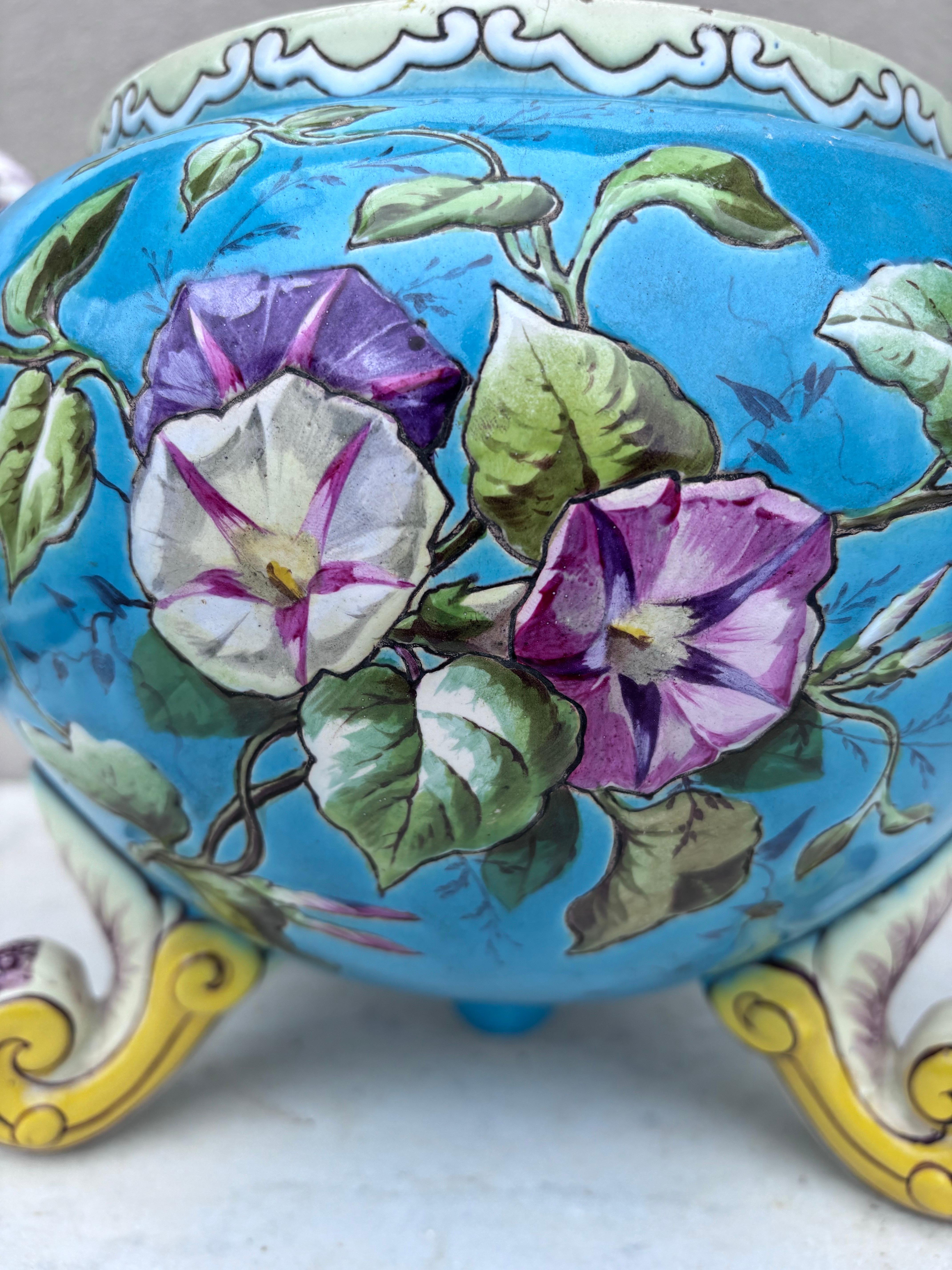 French Aqua Majolica Flowers Cache Pot , circa 1890 In Good Condition In Austin, TX