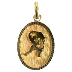 French Aquarius Starsign Zodiac 18K Yellow Gold Charm Medal Pendant