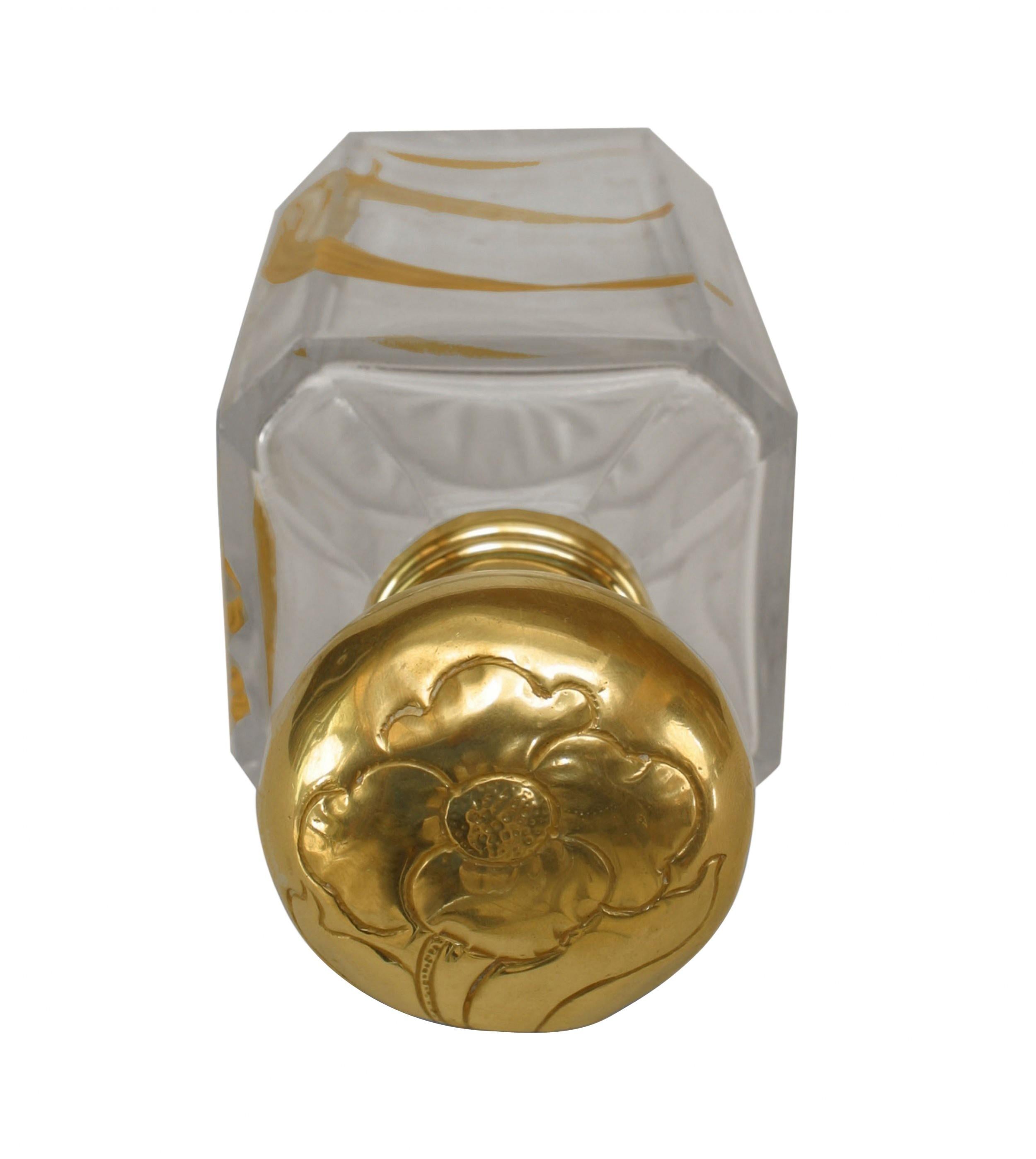 Art Nouveau Bottiglia di profumo in cristallo dorato francese Ar Nouveau in vendita