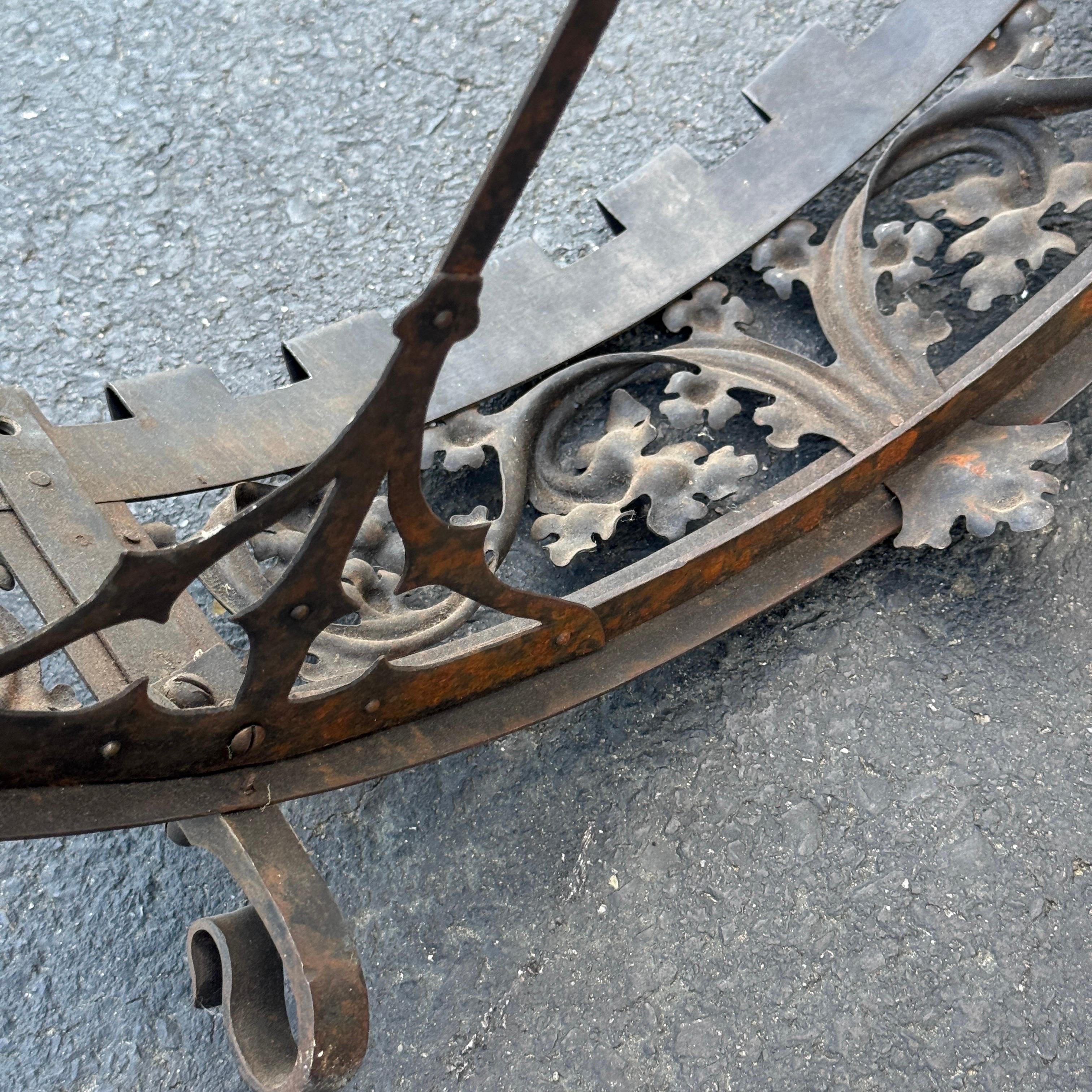 French Architectural Crown Sculpture Fragment, 1910's In Good Condition For Sale In Haddonfield, NJ