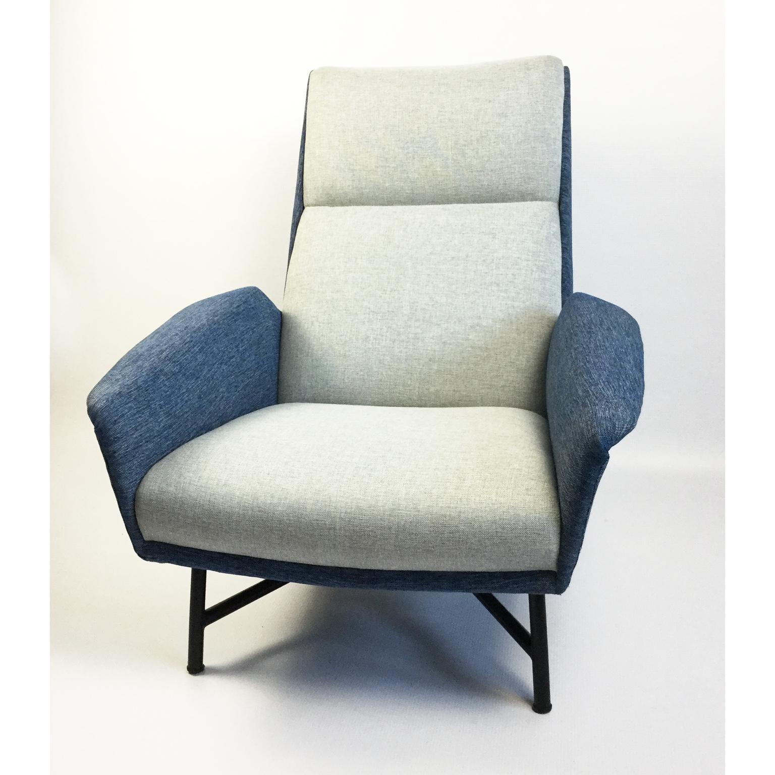 1950s armchair designed by Claude Vassal and edited by Claude Delor
Black metal structure and re-upholstered with heather blue and white fabric.
  