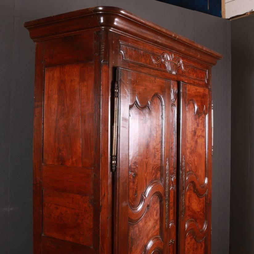 French Armoire In Excellent Condition For Sale In Leamington Spa, Warwickshire