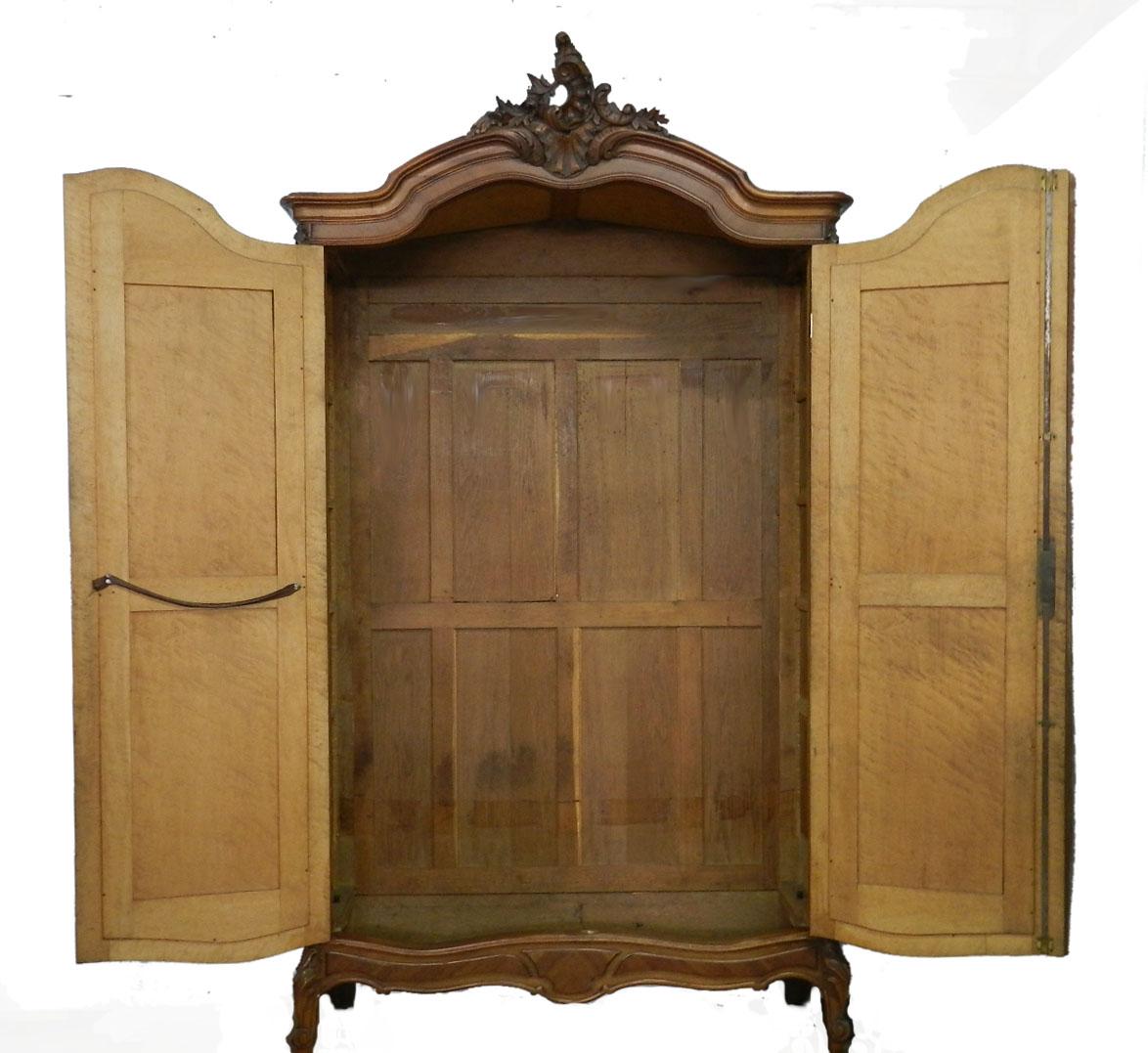 French Armoire Late 19th Century Louis Mirror Door Wardrobe In Good Condition In Labrit, Landes