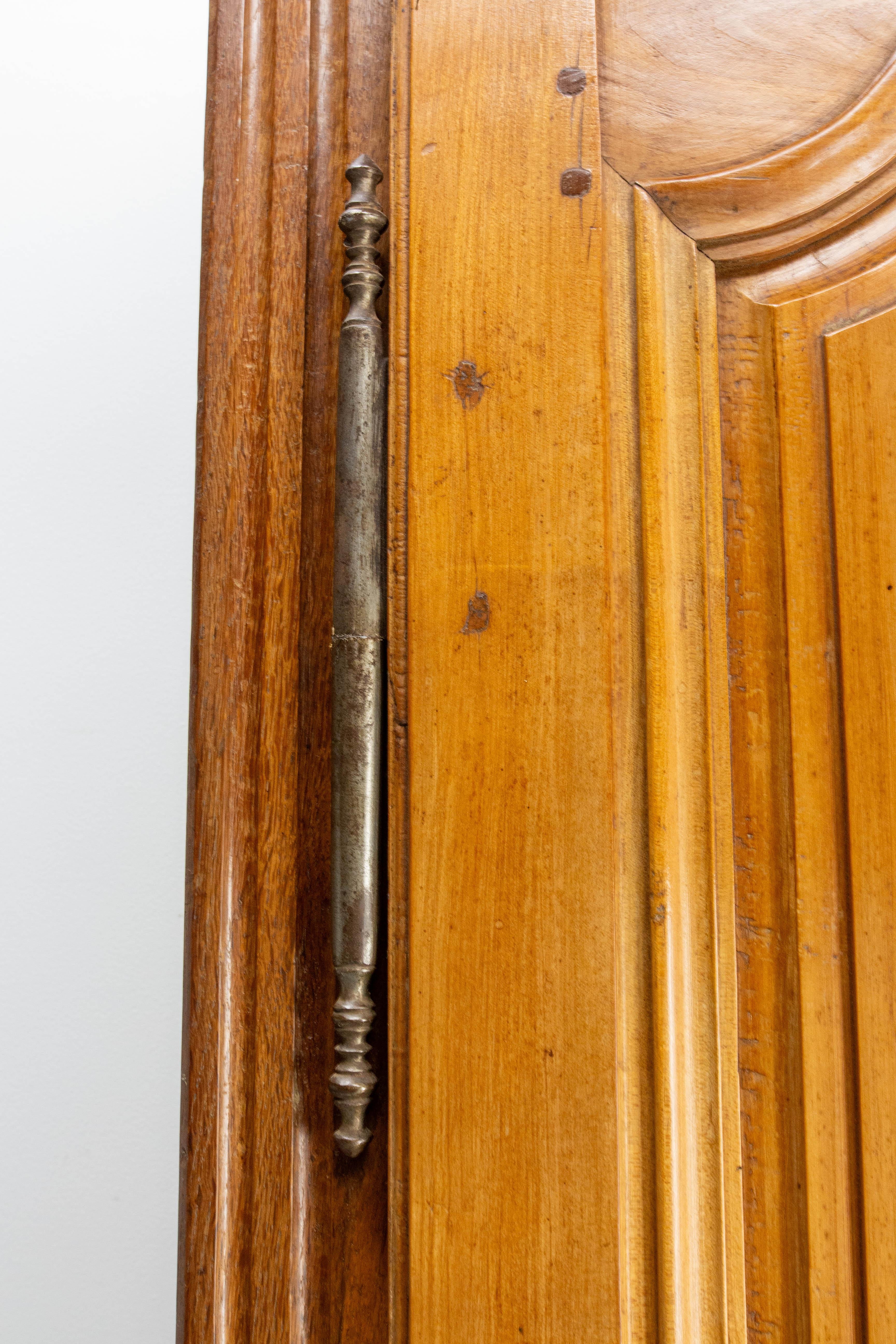 Französischer Schrank Louis XVI St Kirschbaumholz Kleiderschrank Stern und Baskendetails 18. Jahrhundert im Angebot 6
