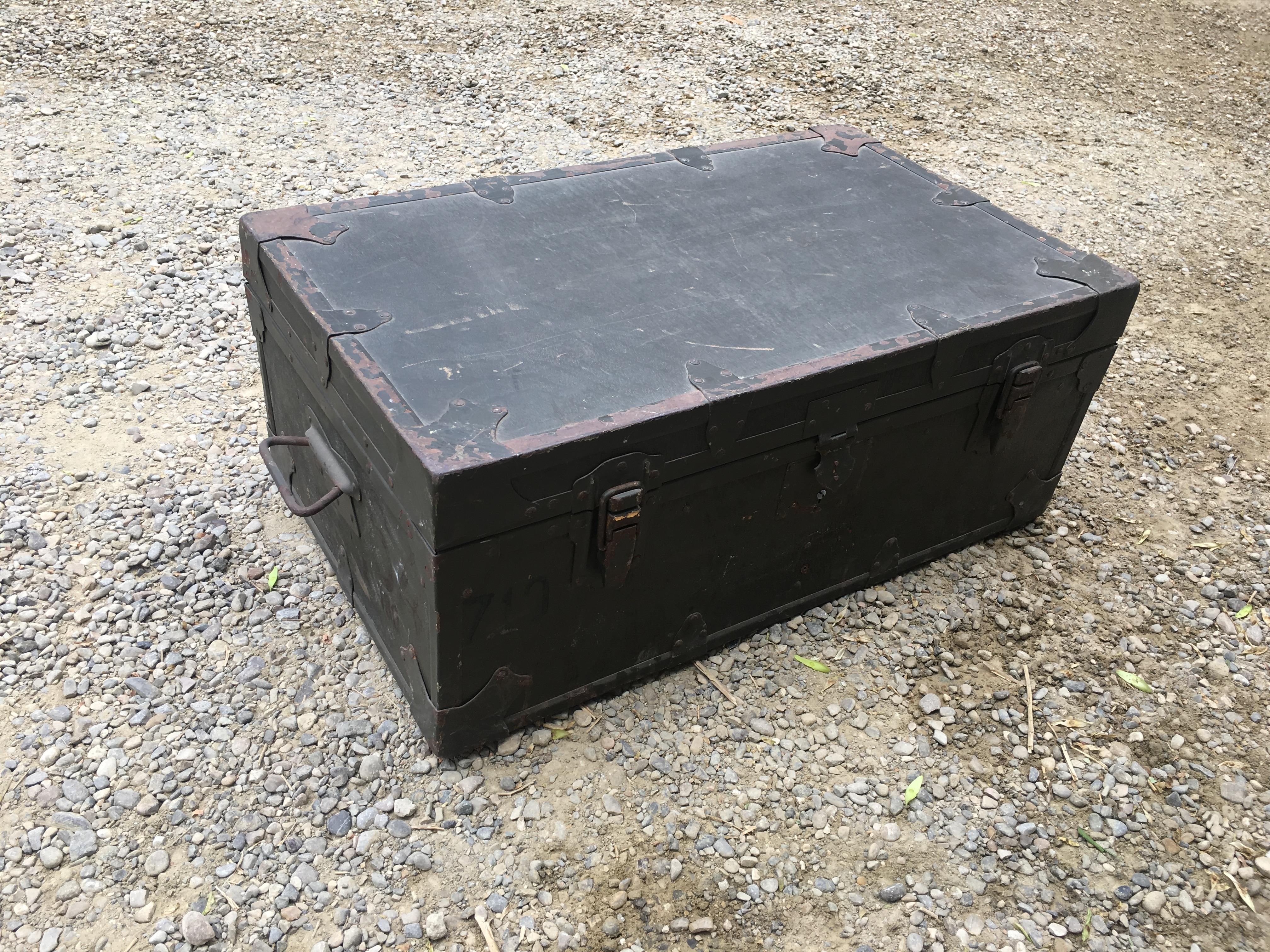 French Army Trunk Provided with Cooking Equipment from 1950s For Sale 6