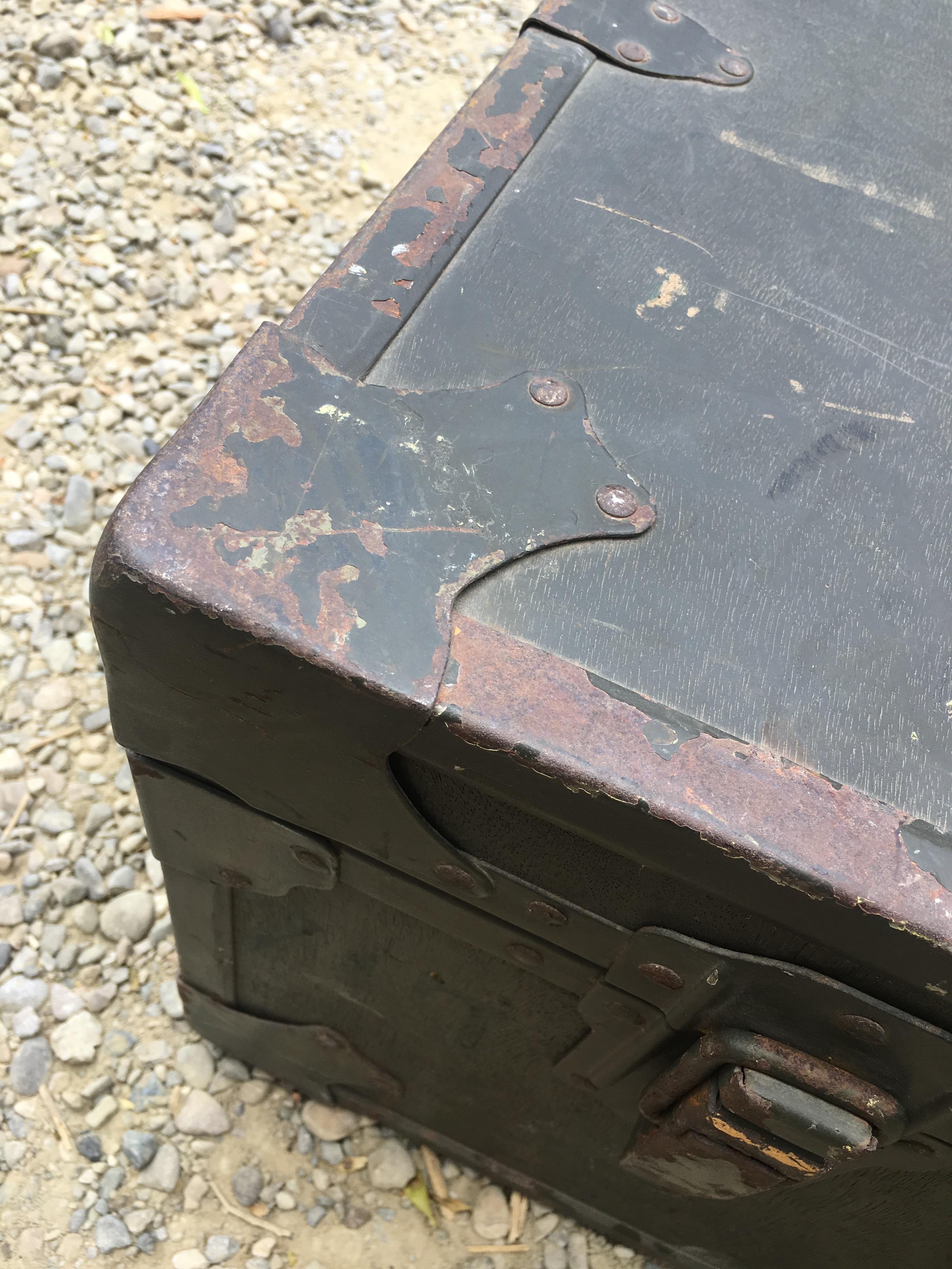 French Army Trunk Provided with Cooking Equipment from 1950s For Sale 9