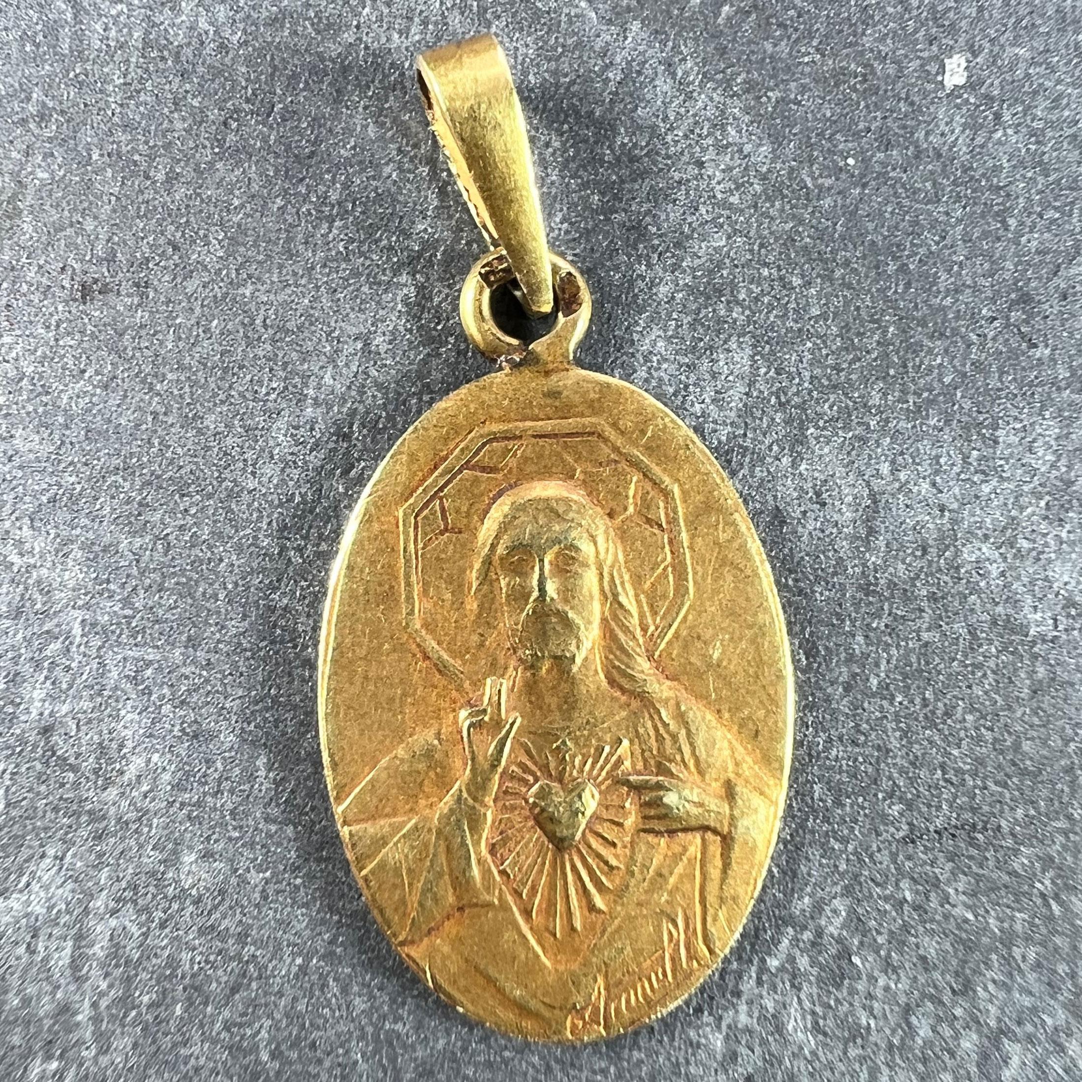 Art nouveau Pendentif Médaille en or jaune 18K Madonna & Child Sacred Heart de French Arnault en vente