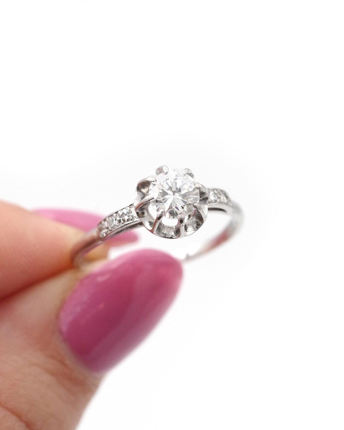 Anello solitario in platino con diamante Art Deco francese da 0,61 carati, anello in platino, matrimonio in vendita 2