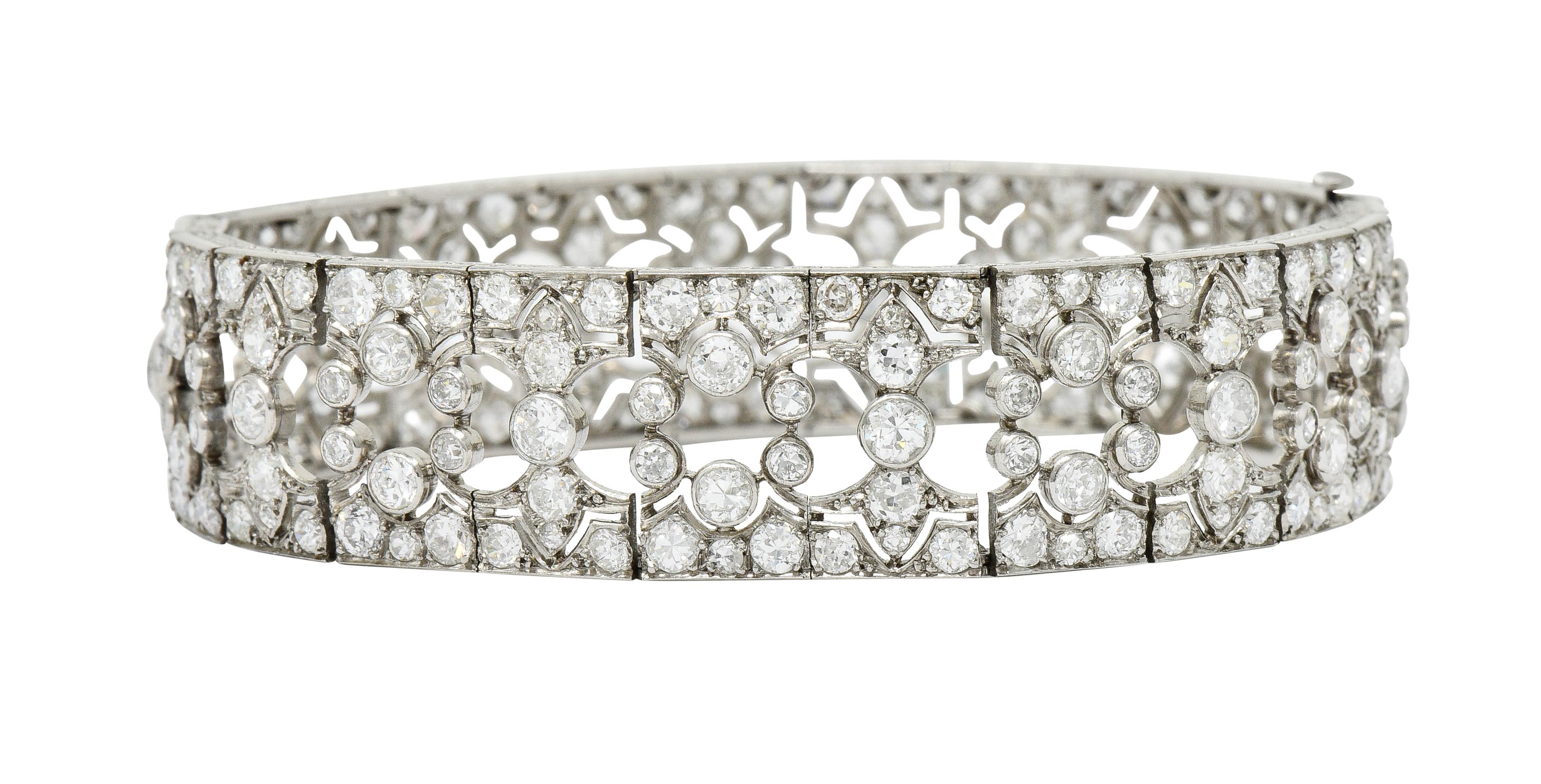 Women's or Men's French Art Deco 12.50 Carat Diamond Platinum Fleur de Lis Link Bracelet