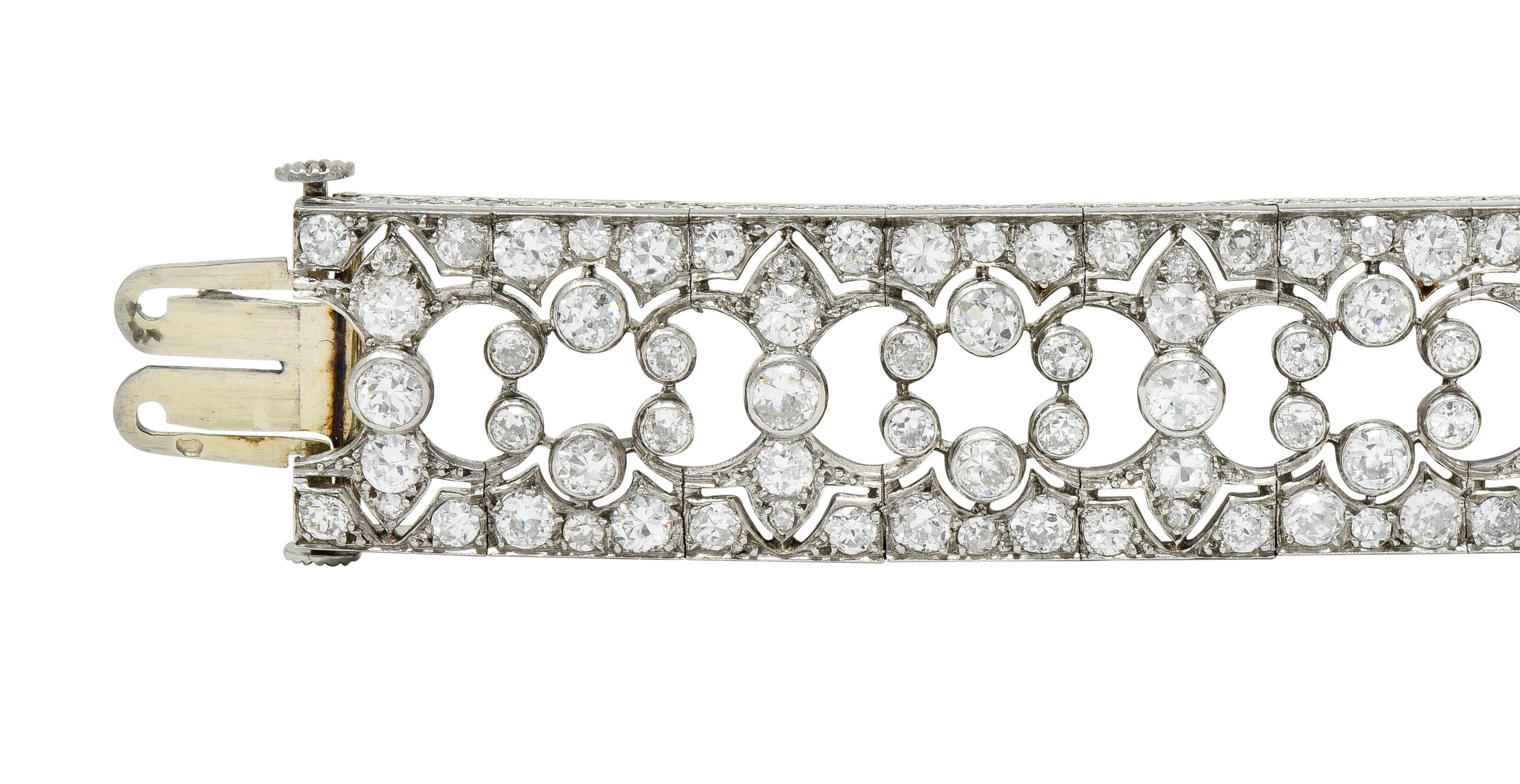 French Art Deco 12.50 Carat Diamond Platinum Fleur de Lis Link Bracelet 1