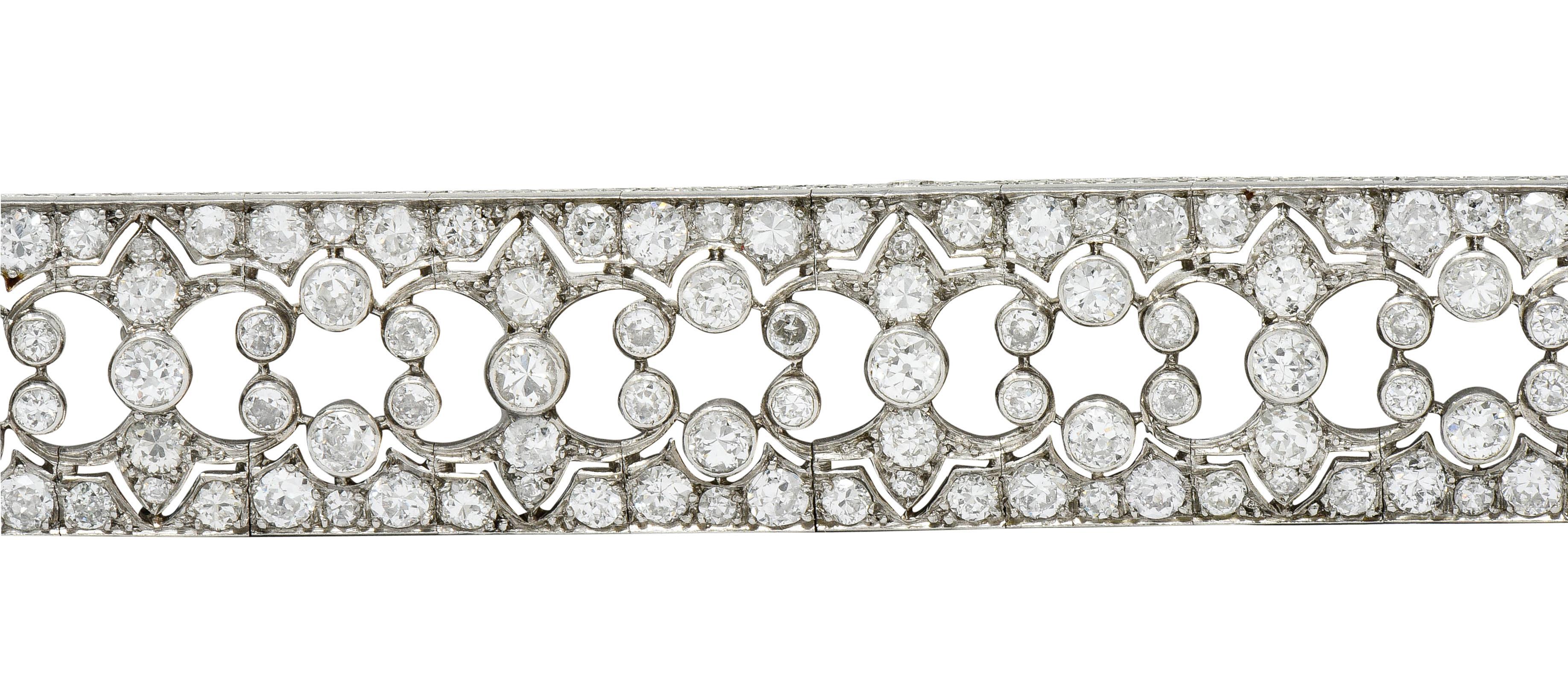 French Art Deco 12.50 Carat Diamond Platinum Fleur de Lis Link Bracelet 2