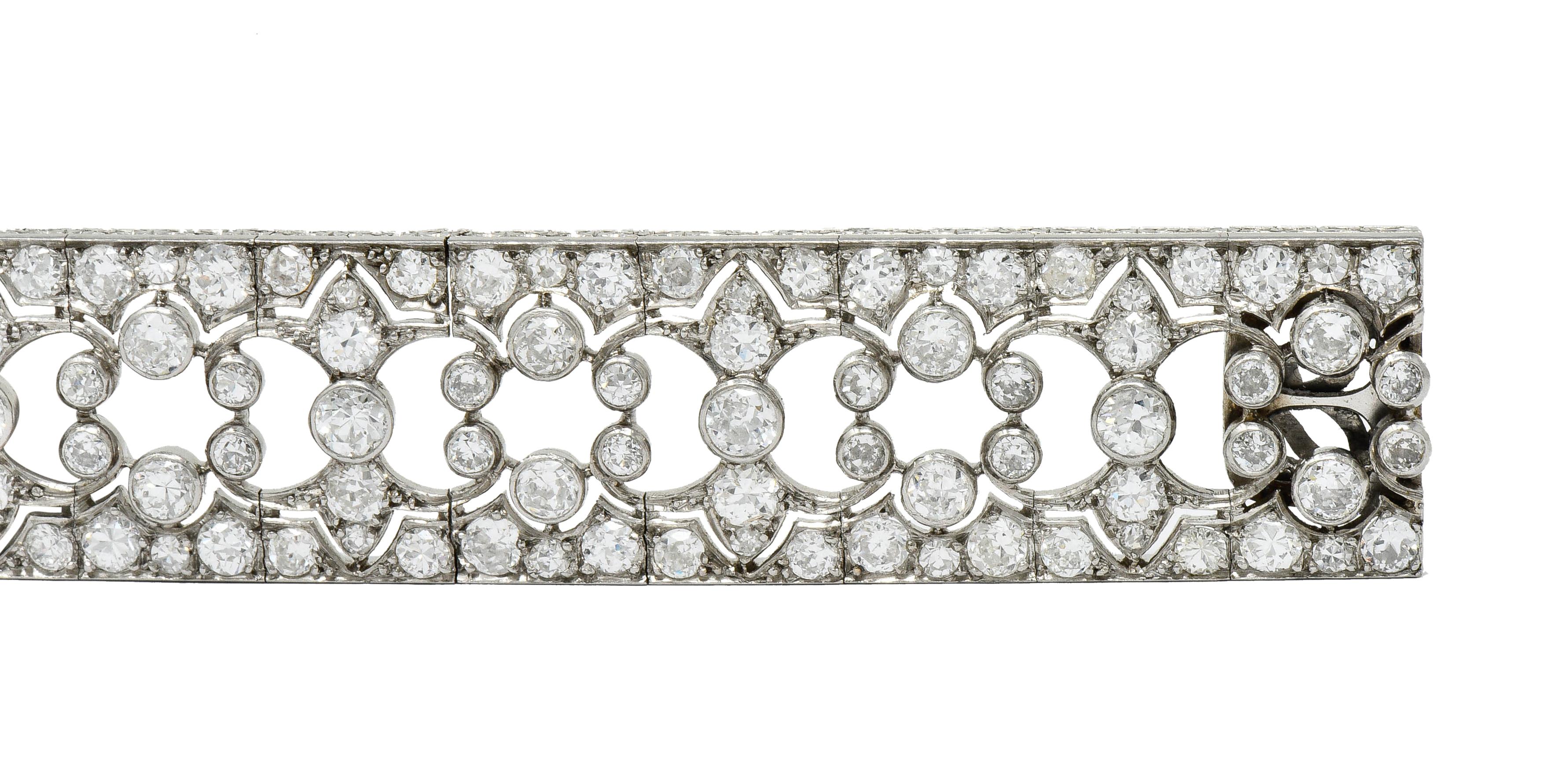 French Art Deco 12.50 Carat Diamond Platinum Fleur de Lis Link Bracelet 3