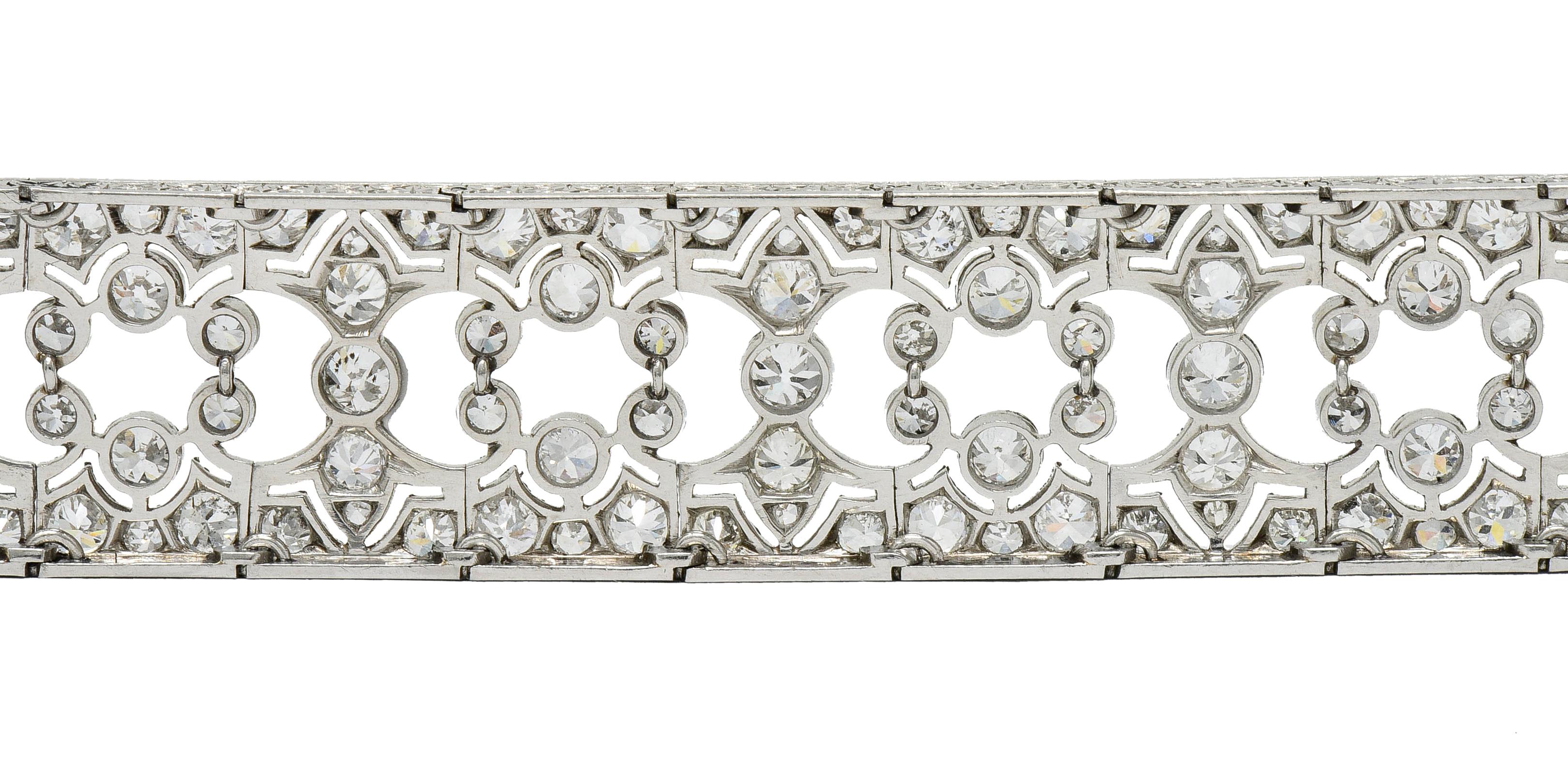 French Art Deco 12.50 Carat Diamond Platinum Fleur de Lis Link Bracelet 4