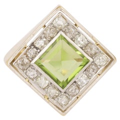 French Art Deco 1.40 Carats Peridot Diamonds 18 Carats Yellow Gold Platinum Ring