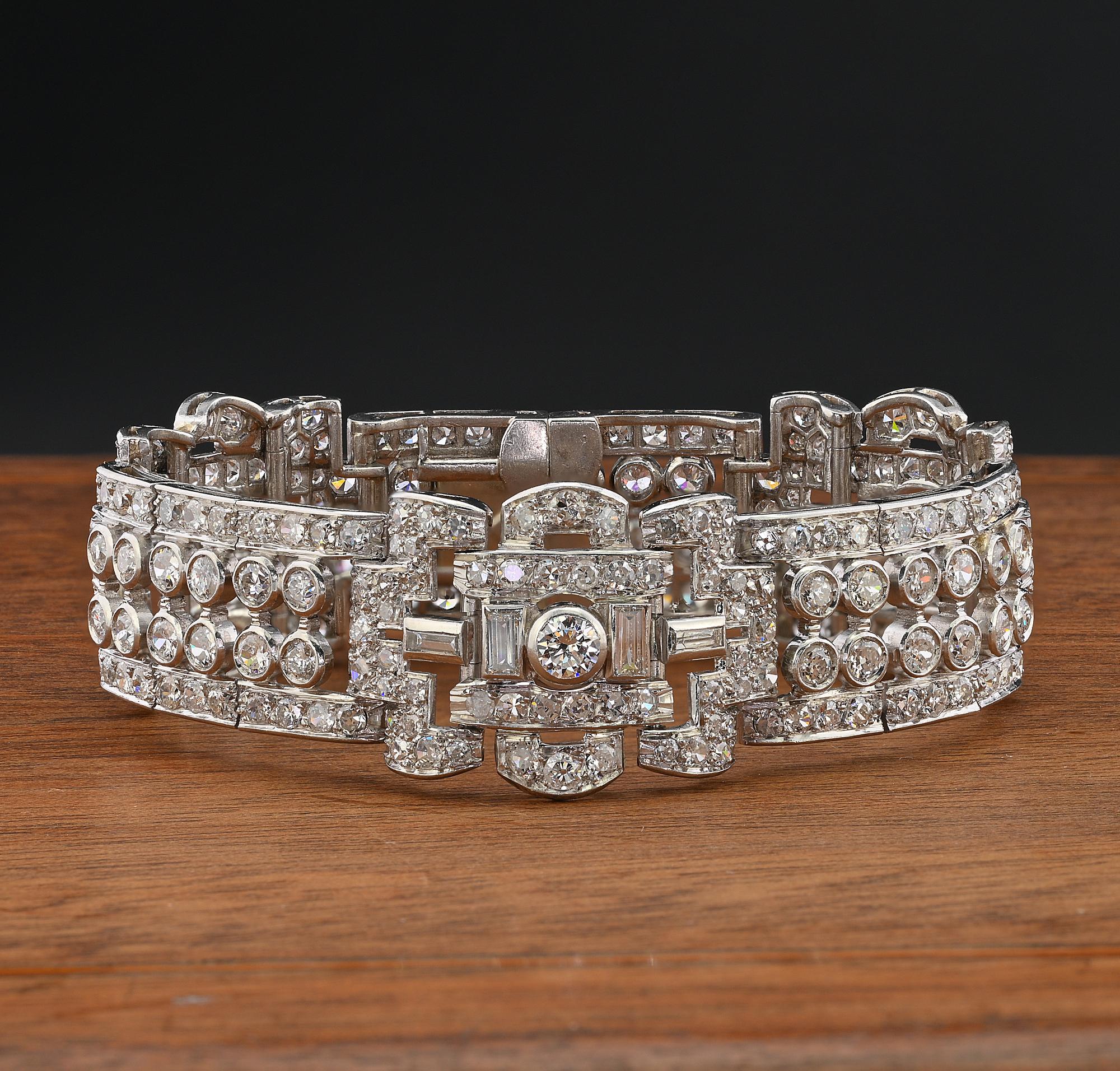 Statement Art Deco bracelet to have in your collection Platinum the whole bracelet with 18 Kt catching clasp hand crafted during the roaring 20’s French origin and marks
Substantially made weighing 64.3 grams
Geometries design in vogue during the