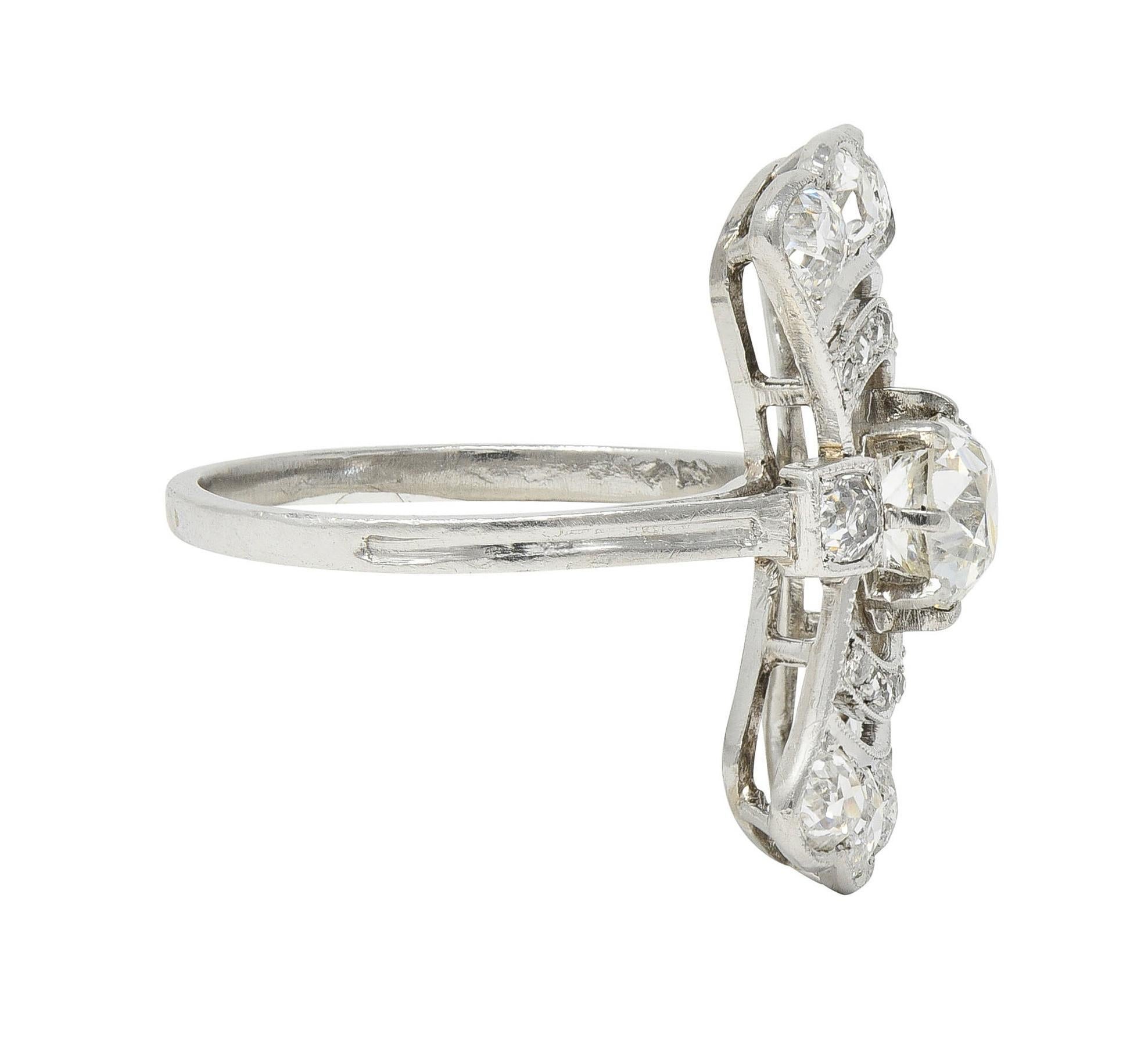 French Art Deco 1.70 CTW Diamond Platinum Fanning Antique Dinner Ring In Excellent Condition For Sale In Philadelphia, PA