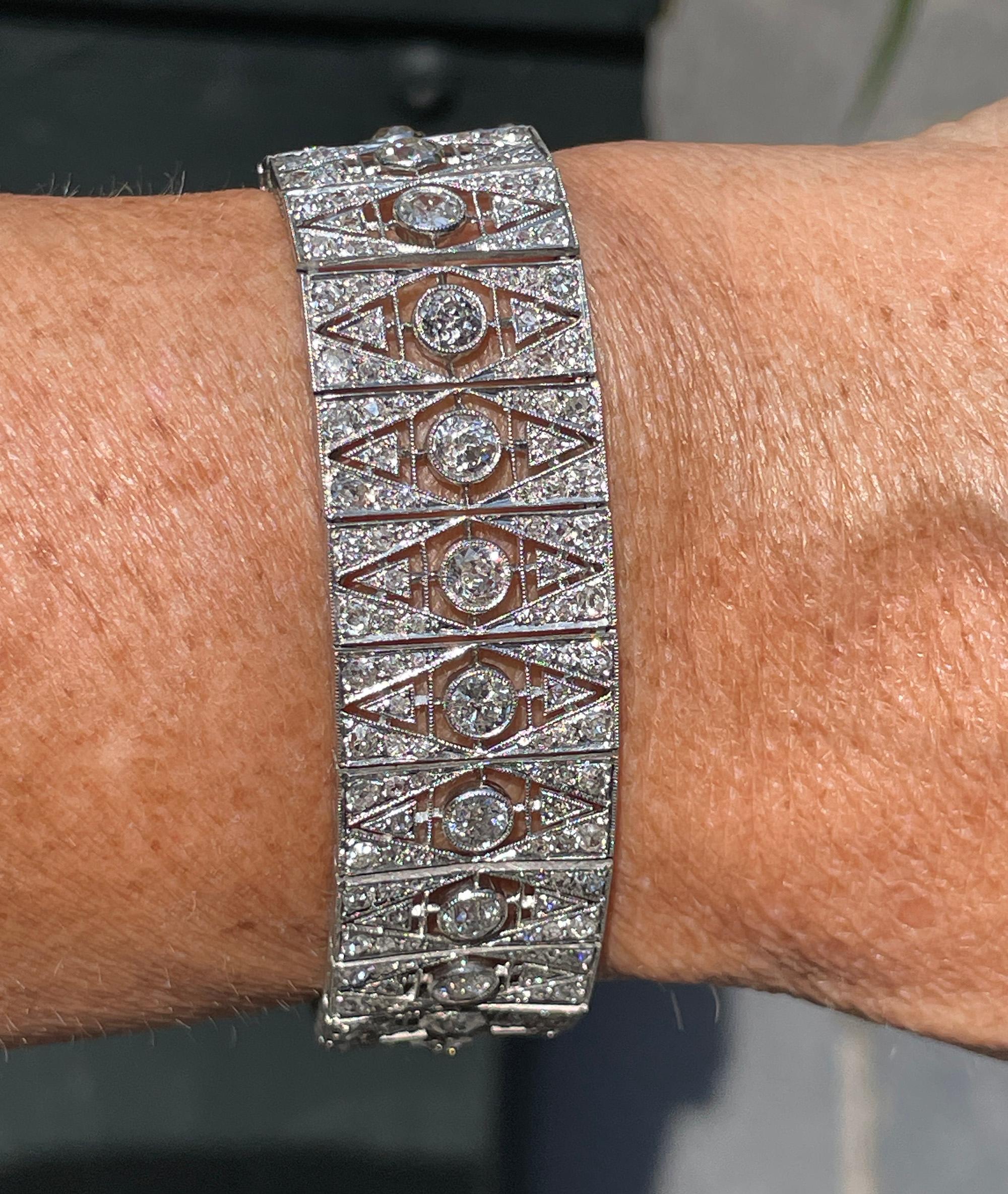 French Art Deco 17.04ctw Old European Diamond Platinum Bracelet For Sale 11