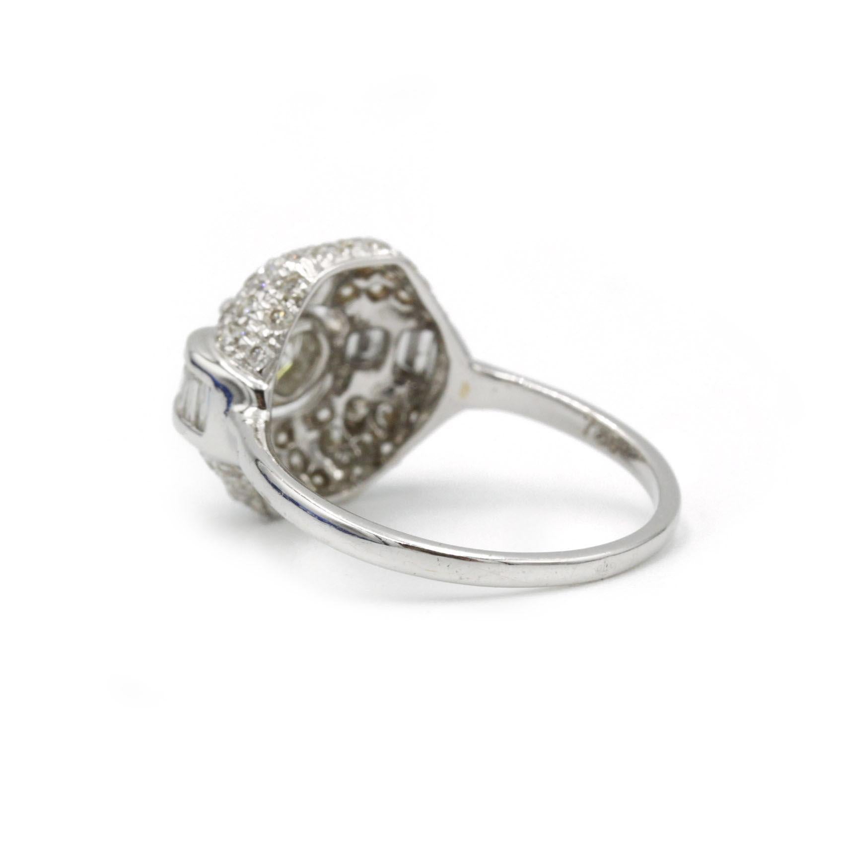 French Art Deco 18K White Gold Diamond Ring with Baguette & Round Diamonds In Good Condition For Sale In MONTMORENCY, FR