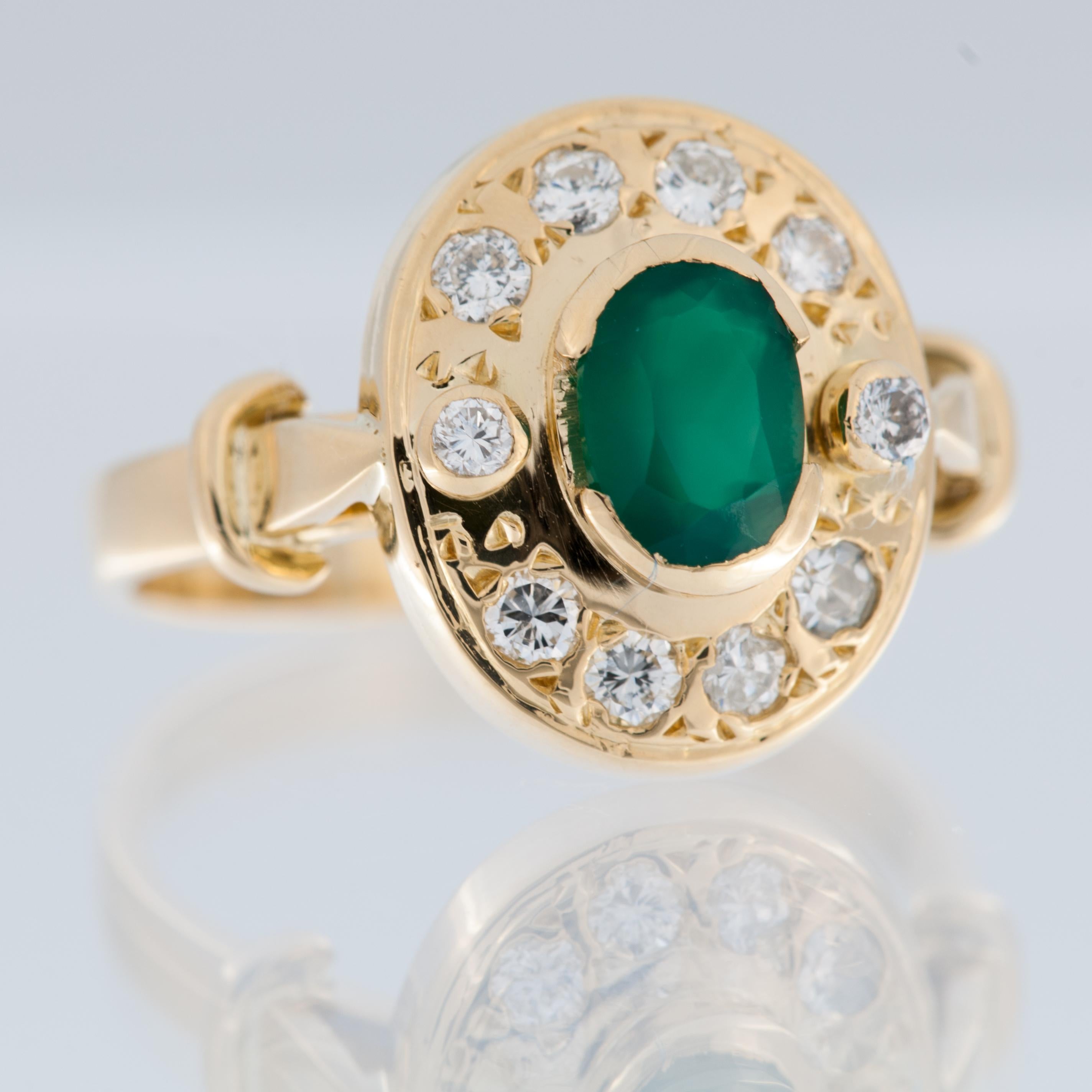Brilliant Cut French Art Deco 18 karat Yellow Gold Ring with Diamonds and Emerald For Sale