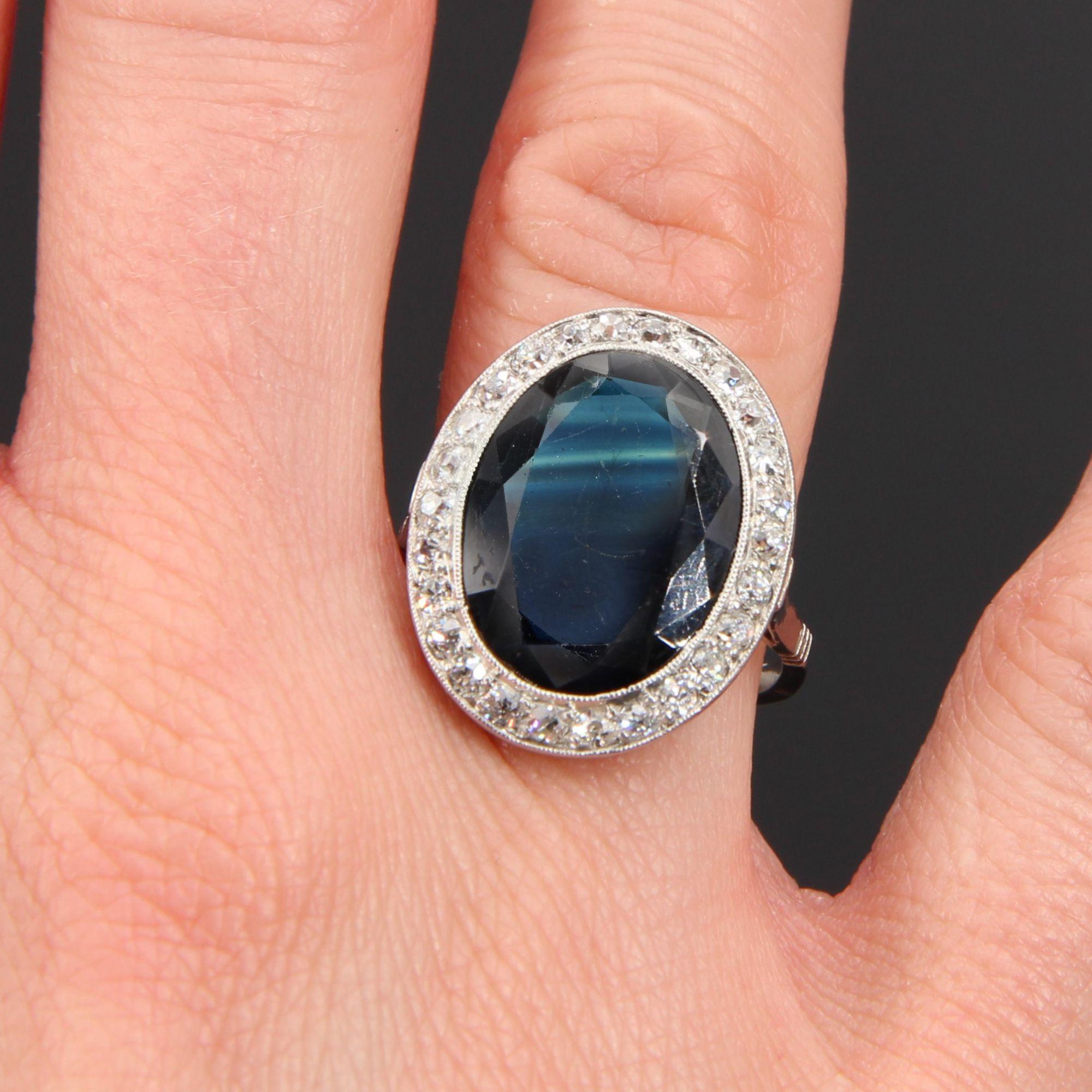 French Art Deco 1925s 7 Carats Sapphire Diamonds Platinum Ring In Good Condition For Sale In Poitiers, FR