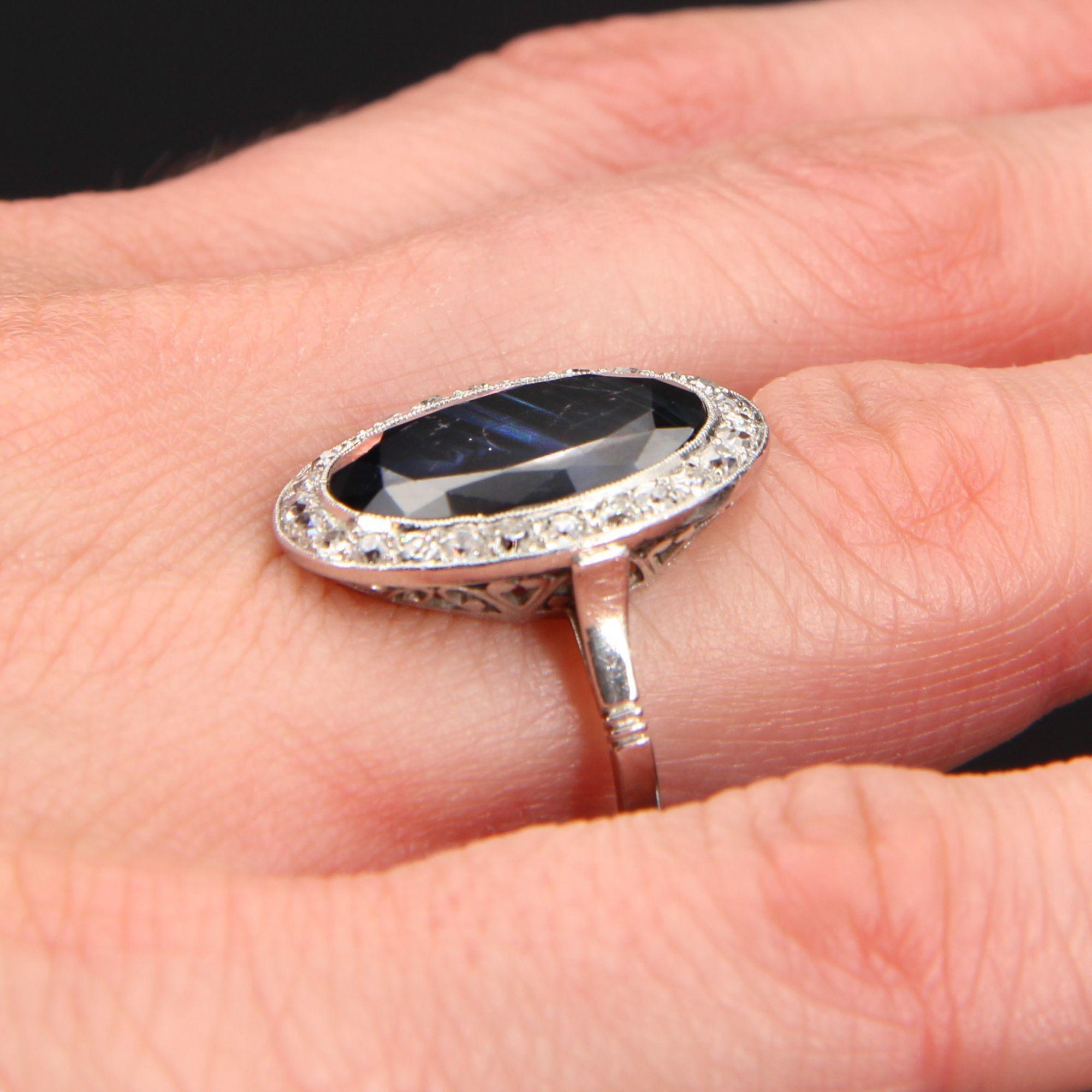 French Art Deco 1925s 7 Carats Sapphire Diamonds Platinum Ring For Sale 1