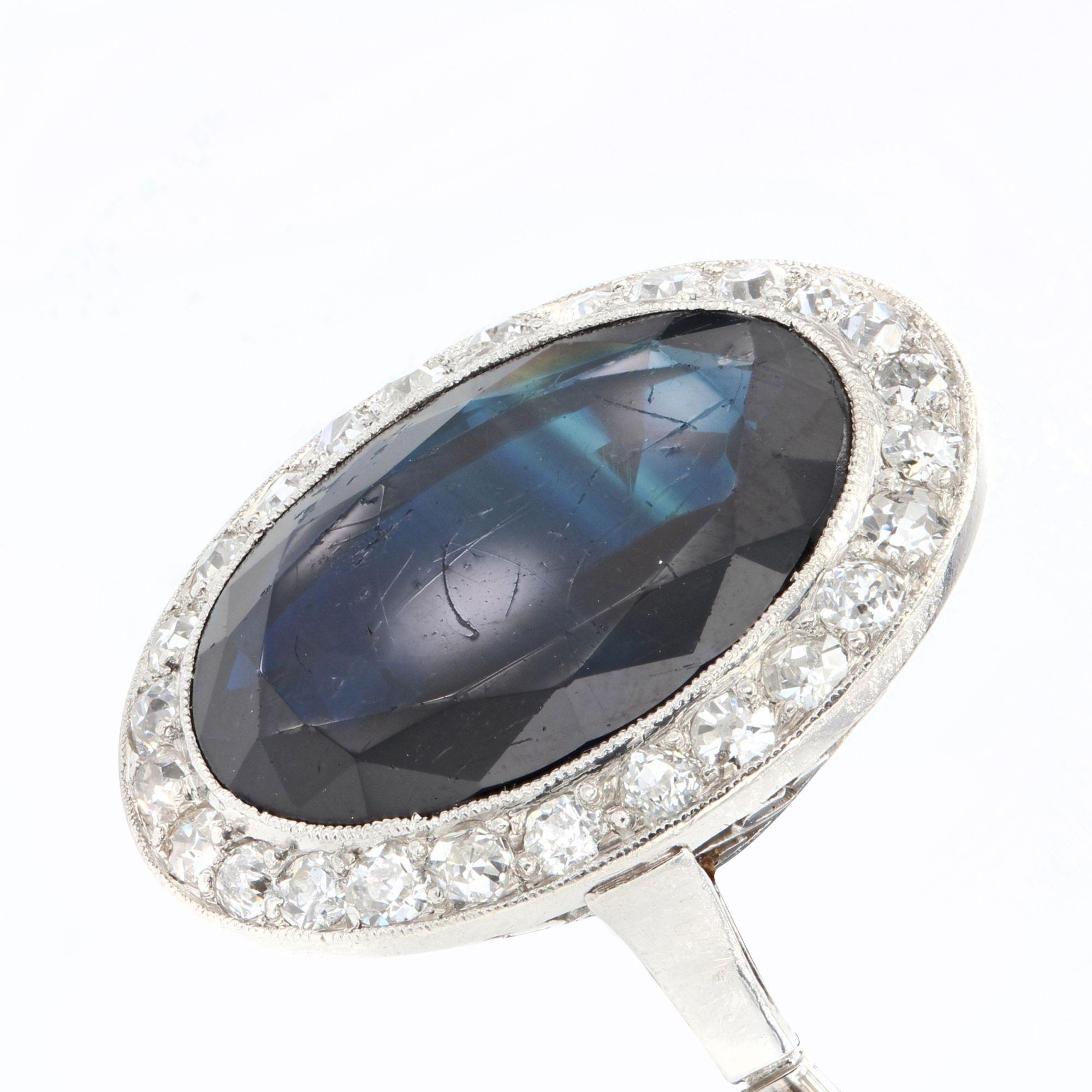 French Art Deco 1925s 7 Carats Sapphire Diamonds Platinum Ring For Sale 3