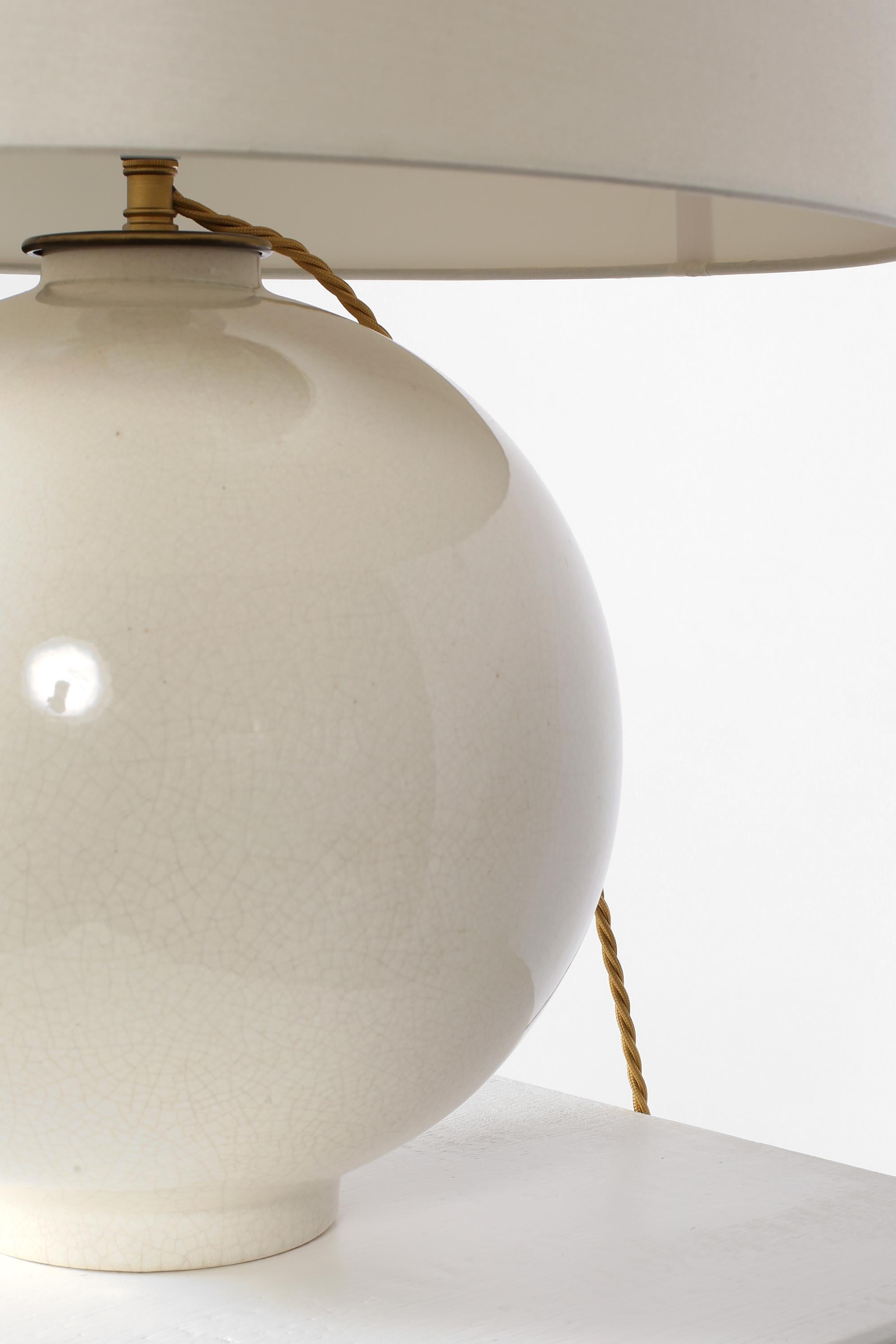 Lámpara de mesa francesa Art Déco años 30 Atelier A Primavera Boule siglo XX en venta