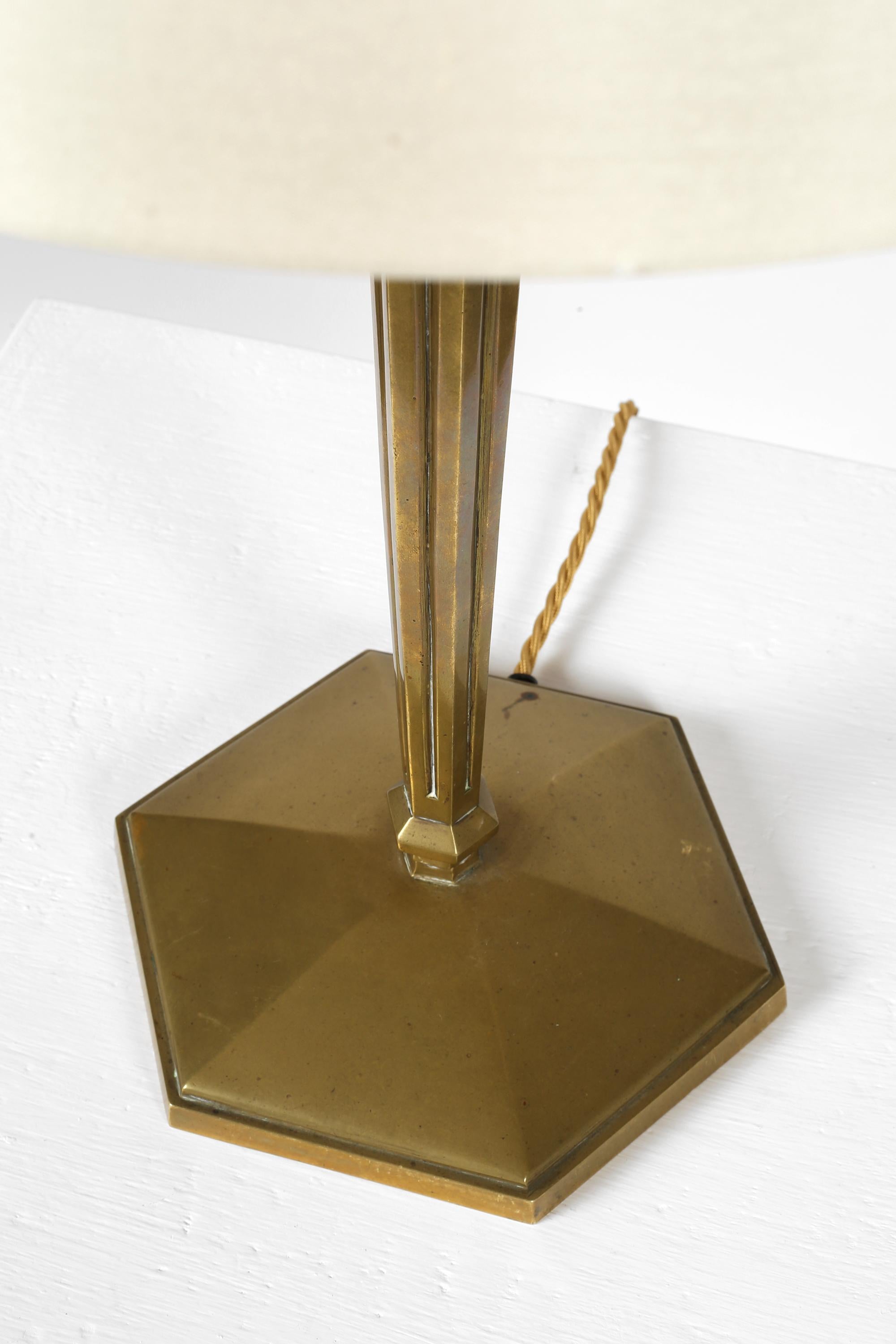French Art Deco 1930s Bronze Table Lamp For Sale 7