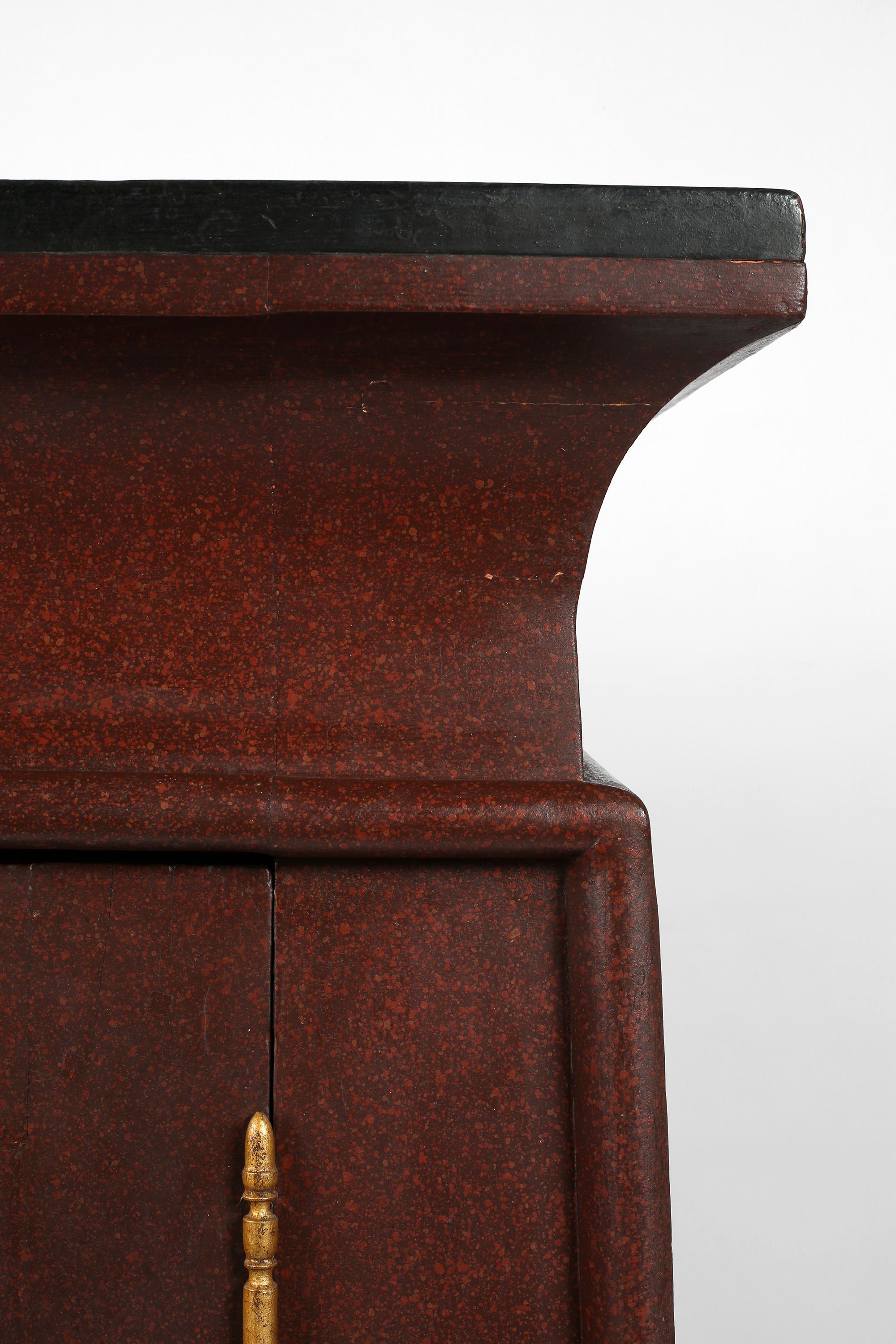 Französischer Art Deco-Schrank im ägyptischen Stil der 1930er Jahre im Angebot 1