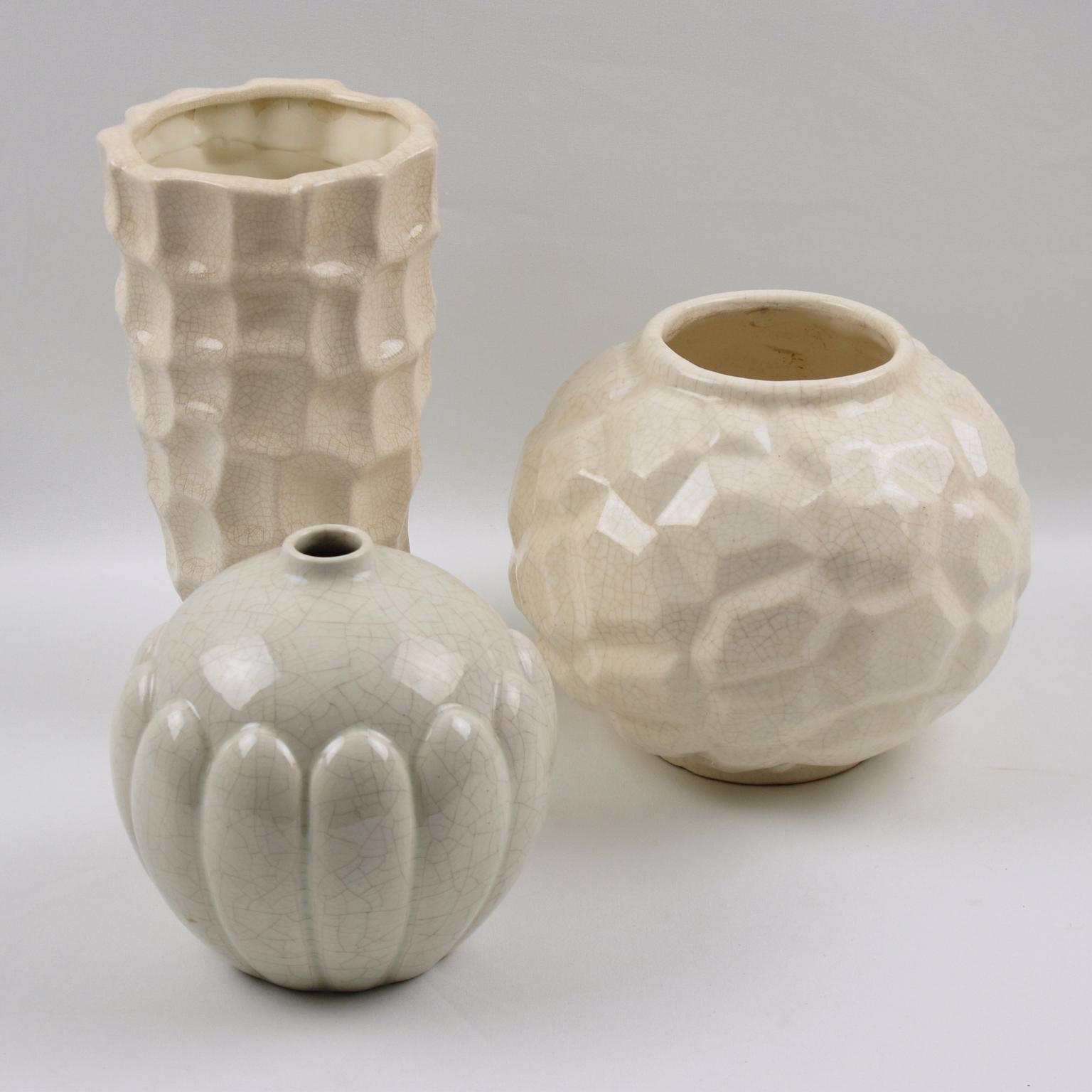 Vase en céramique à glaçure craquelée géométrique Saint-Clément, Art déco français, années 1930 2