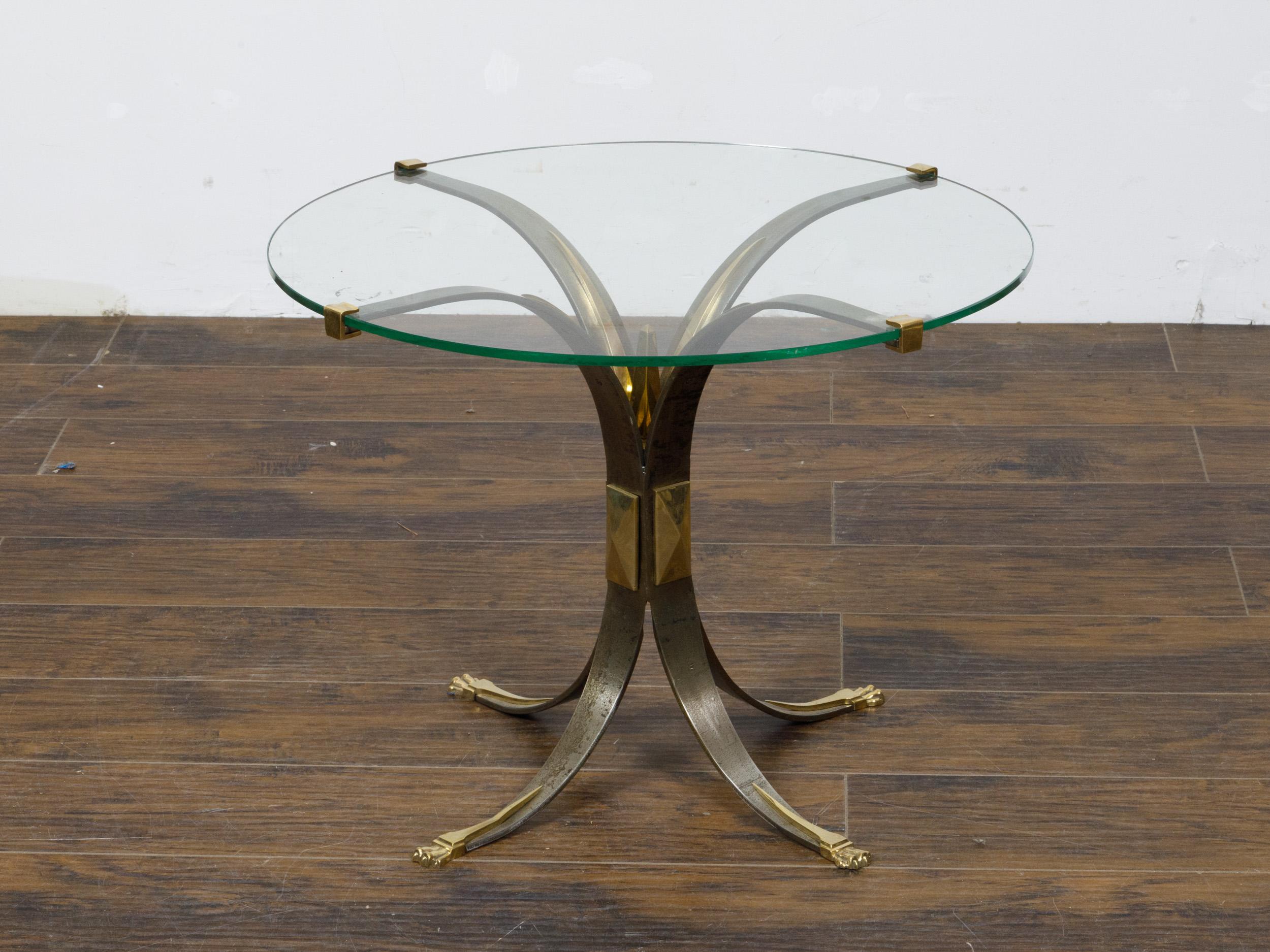 Französischer Art-Deco-Tisch aus Stahl und Messing der 1930er Jahre mit Glasplatte und ausgestellten Beinen im Angebot 3